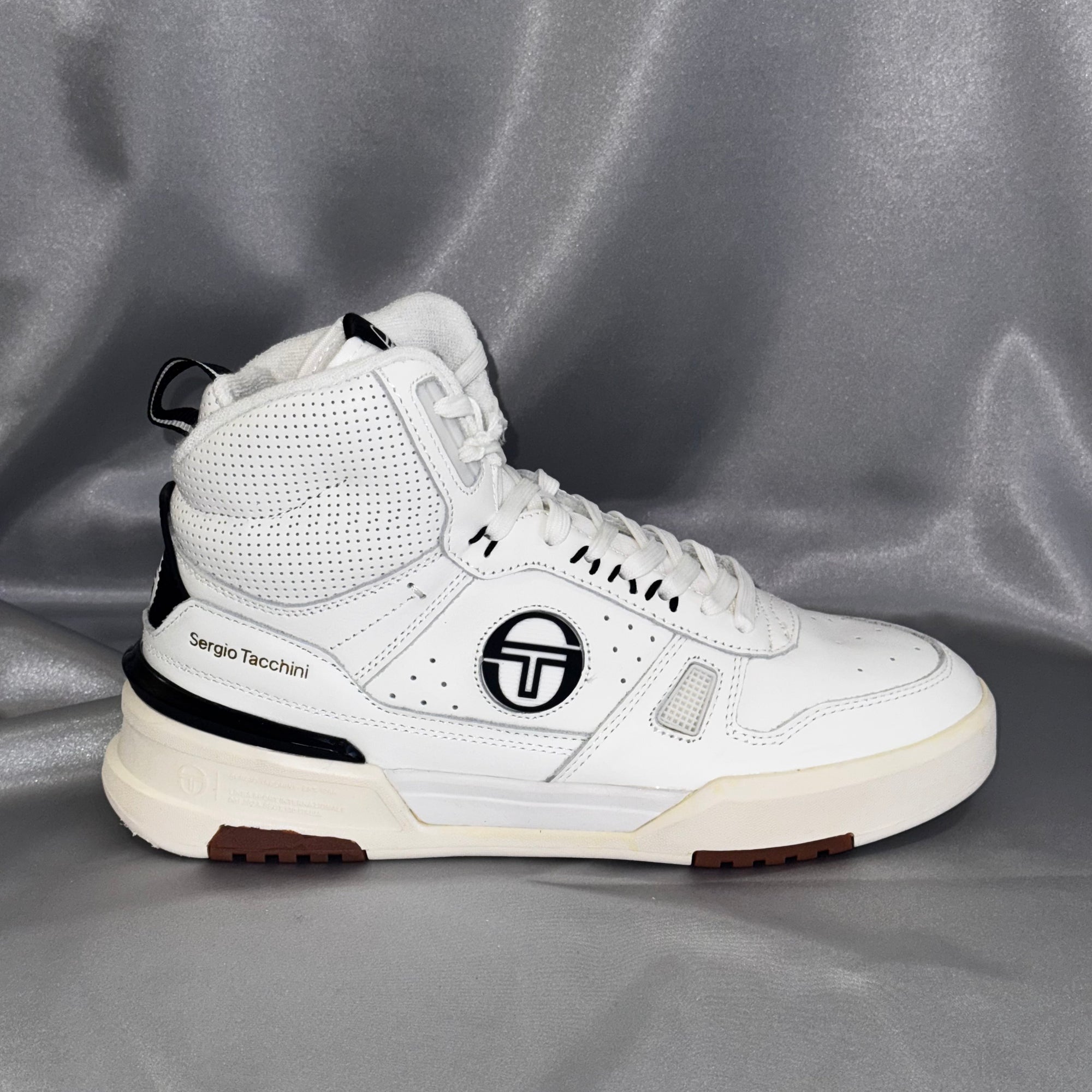 Чоловічі кросівки Sergio Tacchini BB Court Hi - білого кольору з сірими акцентами, високий силует, європейський бренд.