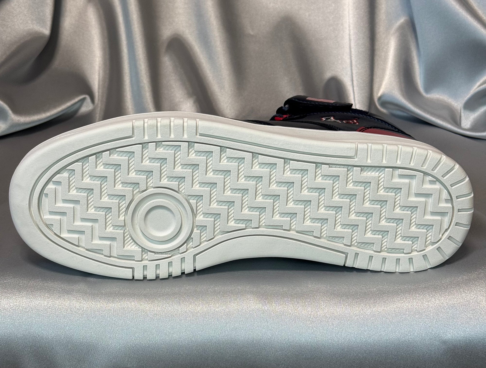 Чоловічі кросівки American College AUSTIN MEN NAVY  темно-синього кольору з червоними вставками, європейський бренд.