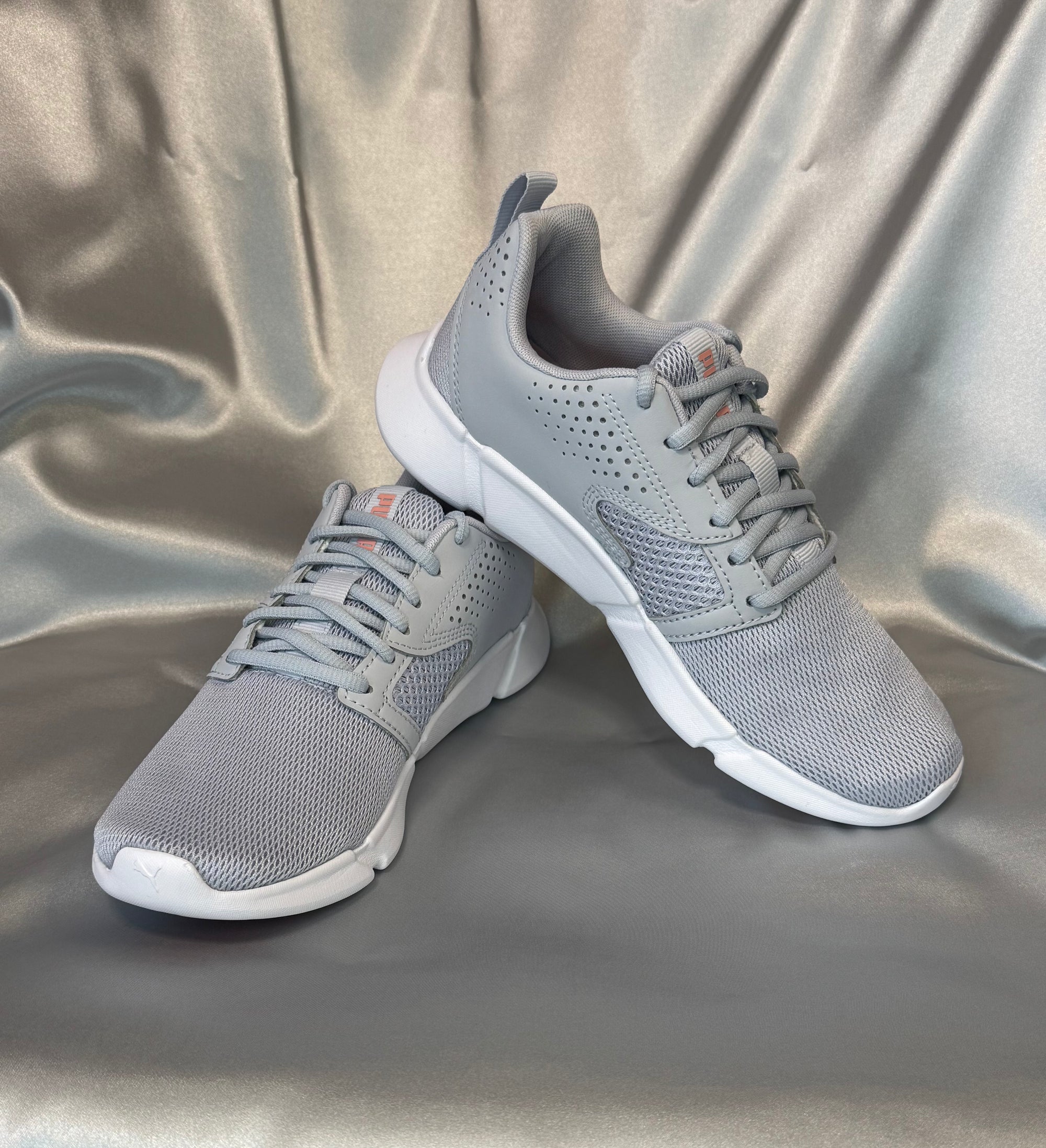 Жіночі спортивні кросівки Puma Interflex Modern сірі, європейський бренд.