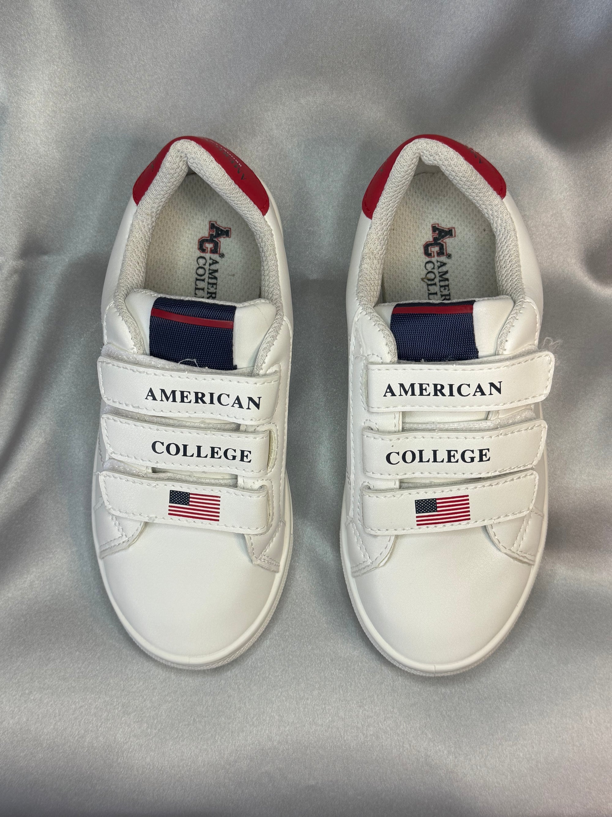 Дитячі кросівки American College Original Kids -White білі з червоною вставкою, європейський бренд.