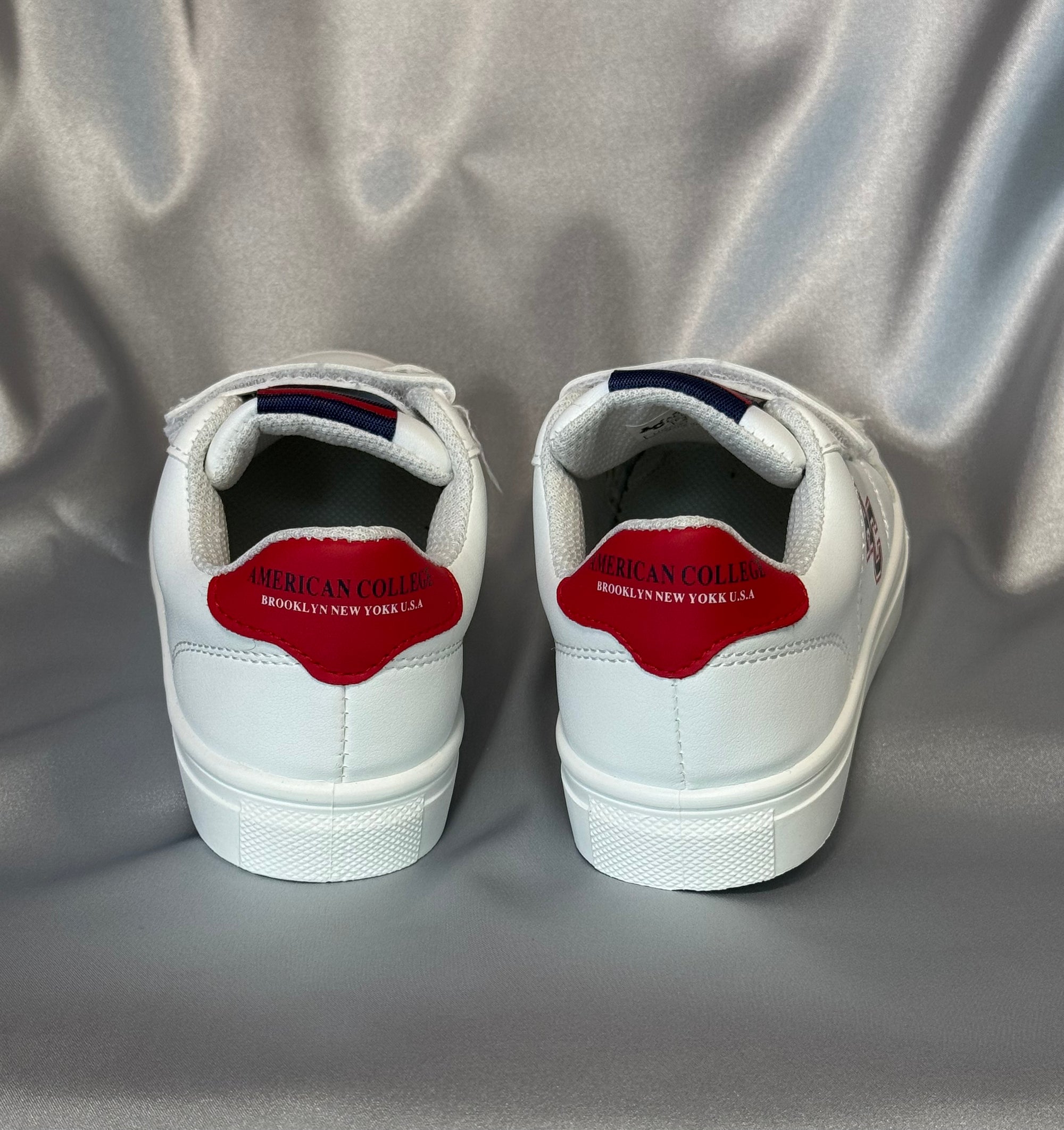 Дитячі кросівки American College Original Kids -White білі з червоною вставкою, європейський бренд.