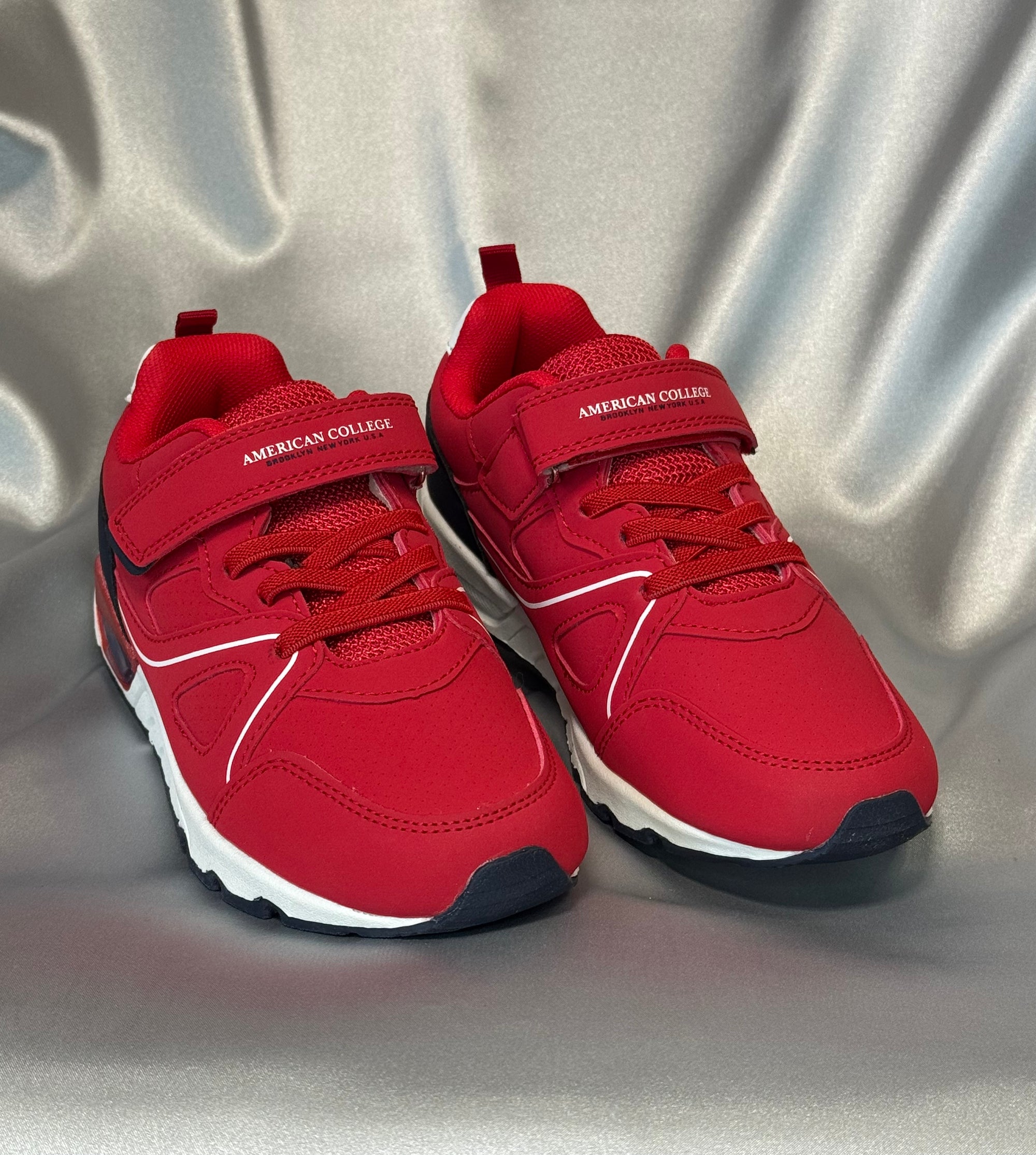 Дитячі кросівки American College Wrangler Kids -Red  червоні з синім акцентом, європейський бренд.