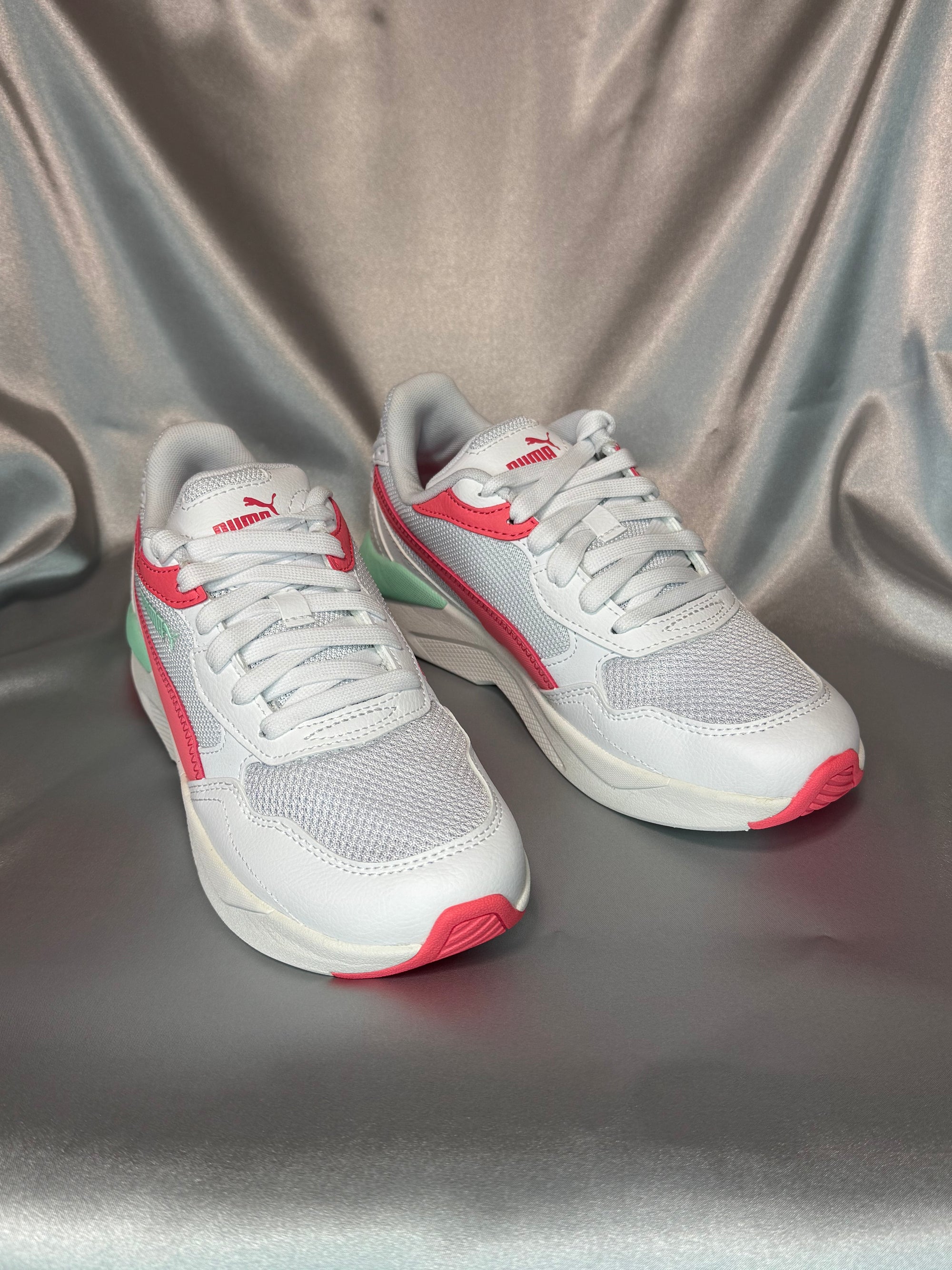 Жіночі кросівки Puma X-Ray Speed Lite Jr Loveable білі з рожевими та зеленими акцентом, європейський бренд.