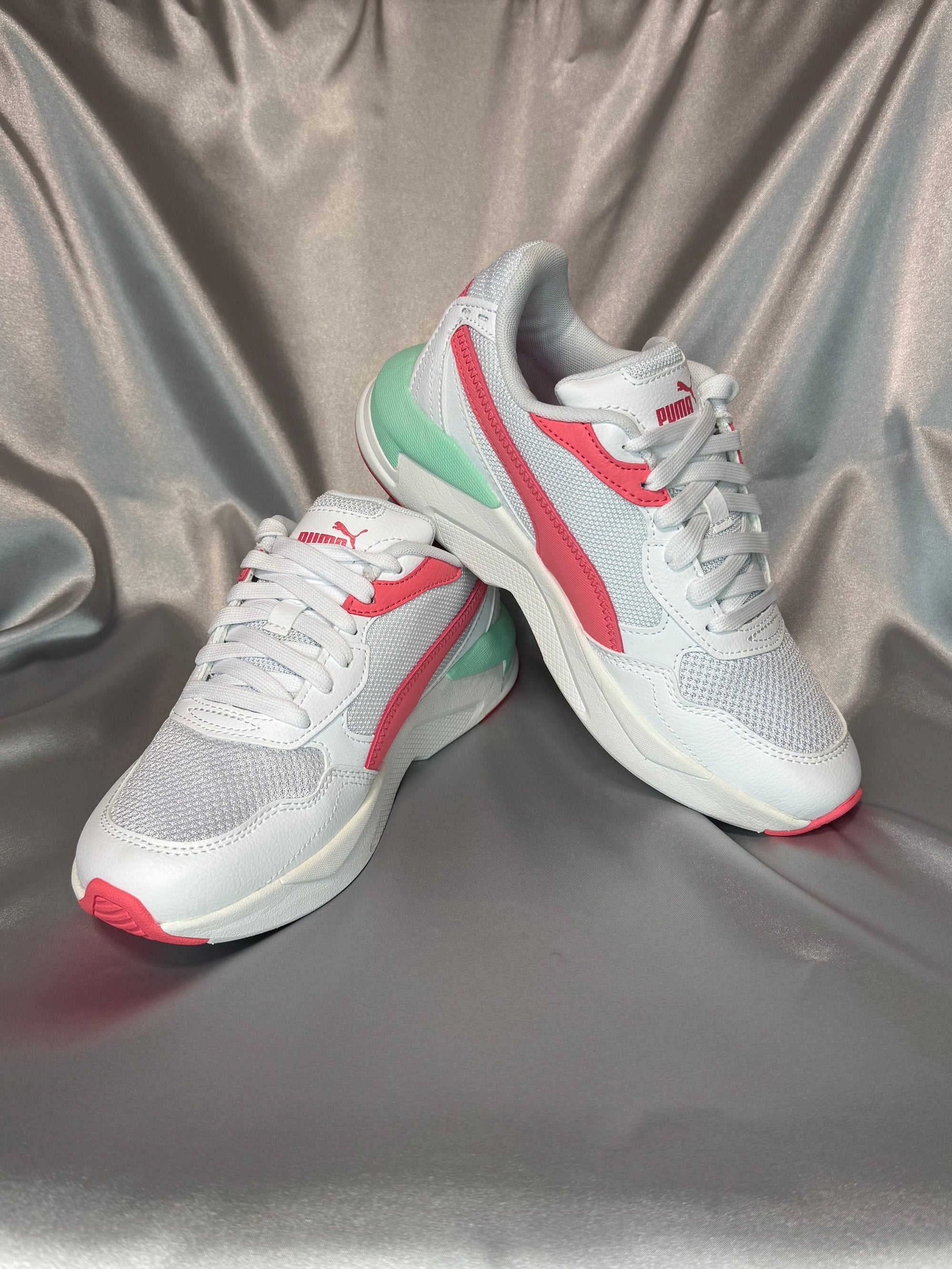 Жіночі кросівки Puma X-Ray Speed Lite Jr Loveable білі з рожевими та зеленими акцентом, європейський бренд.