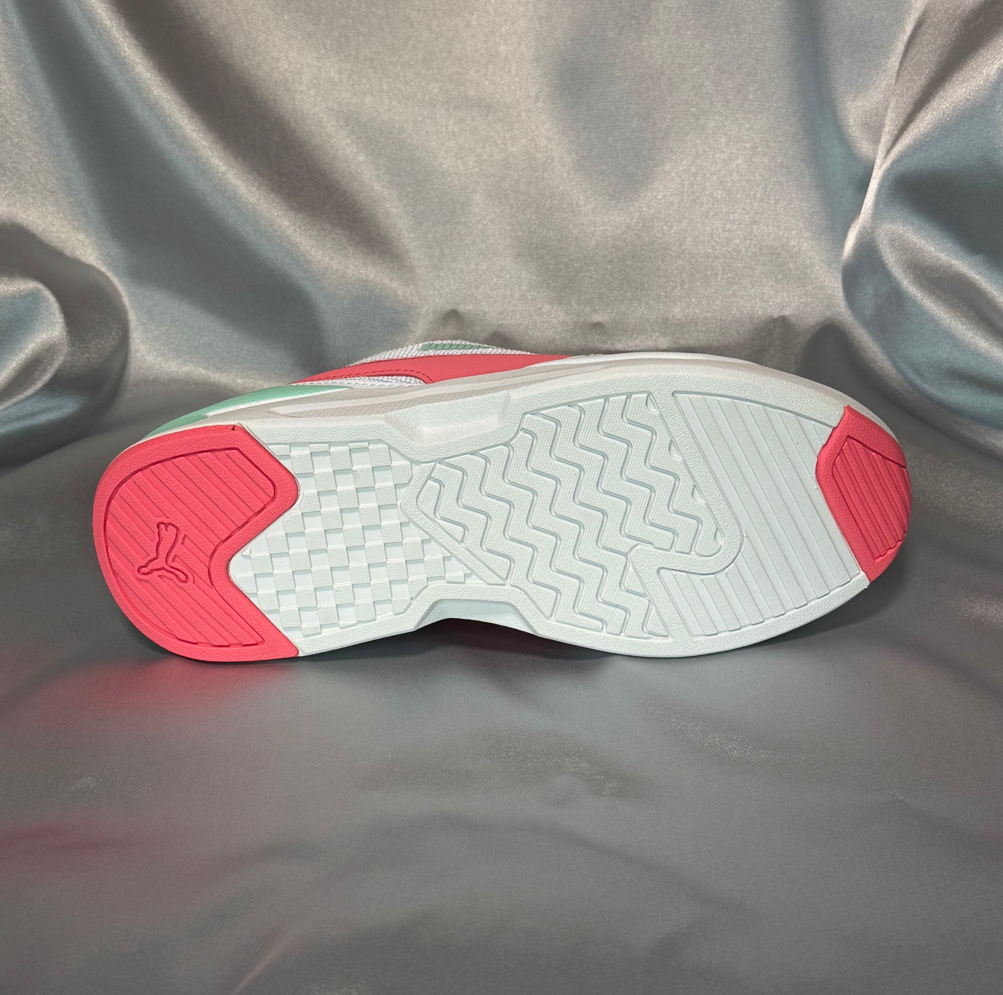 Жіночі кросівки Puma X-Ray Speed Lite Jr Loveable білі з рожевими та зеленими акцентом, європейський бренд.