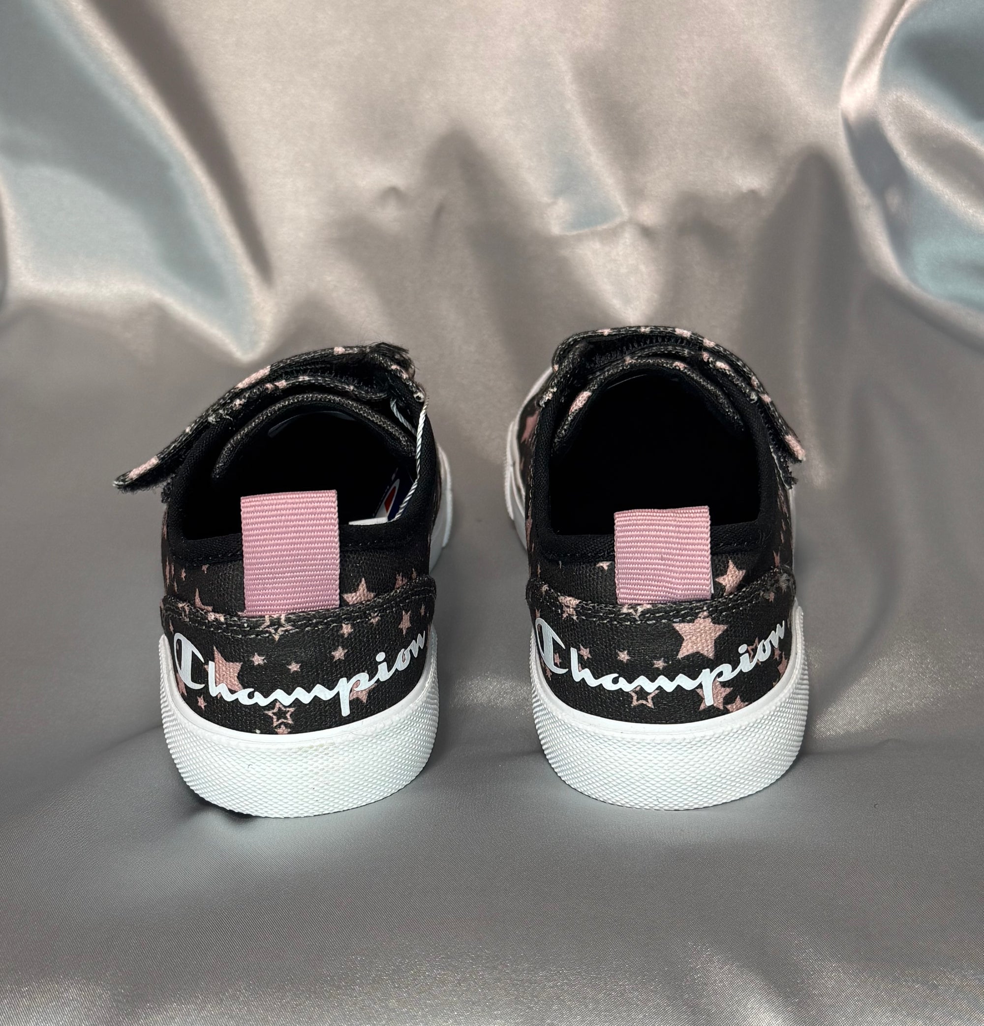 Дитячі кеди Champion Revoli Low G Ps Nbk Print шоколадного кольору з рожевим принтом (зірки), європейський бренд.