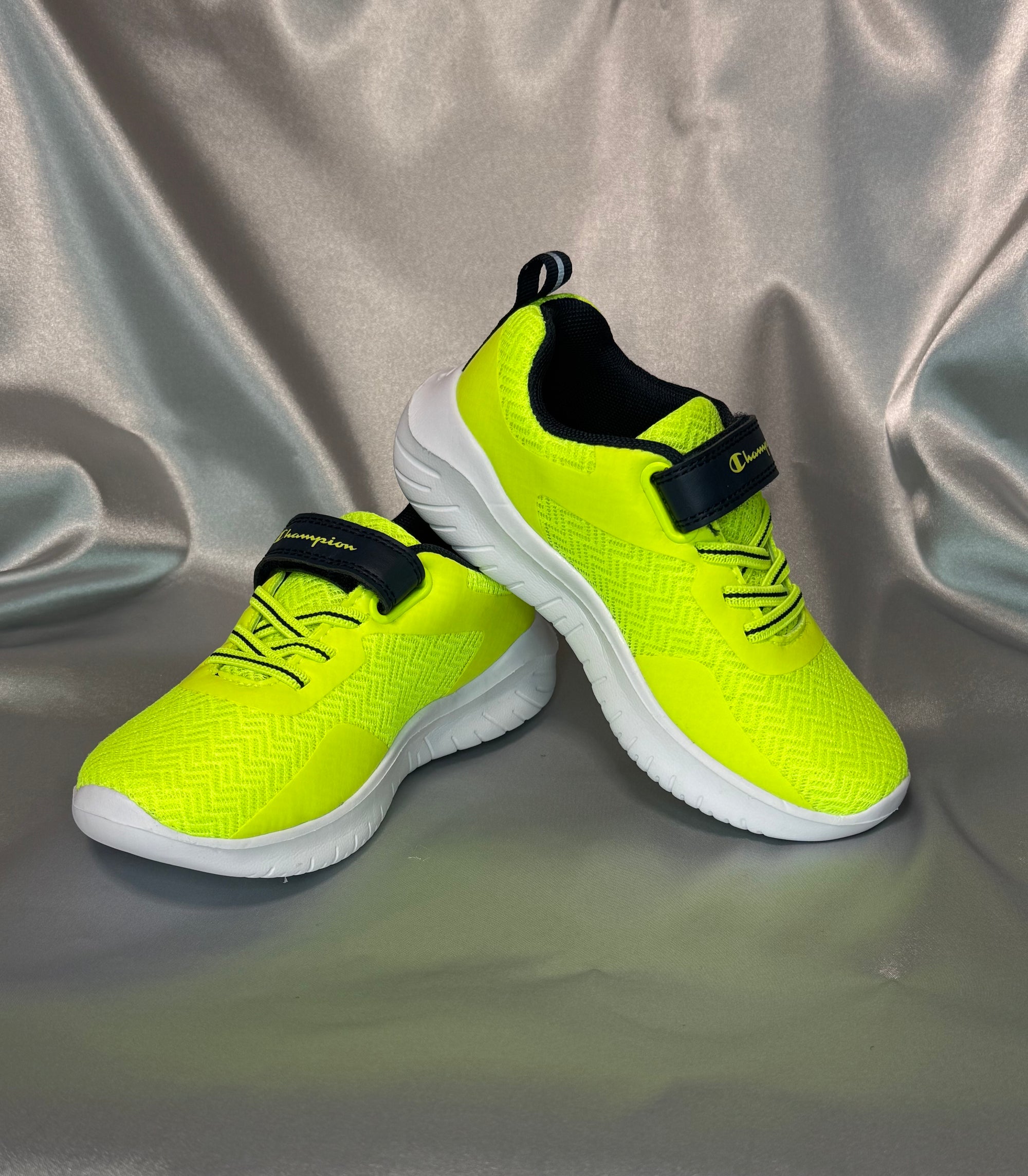 Дитячі кросівки Champion Softy Evolve B Syfnny  неоново-жовтого кольору з чорними вставками, європейський бренд.