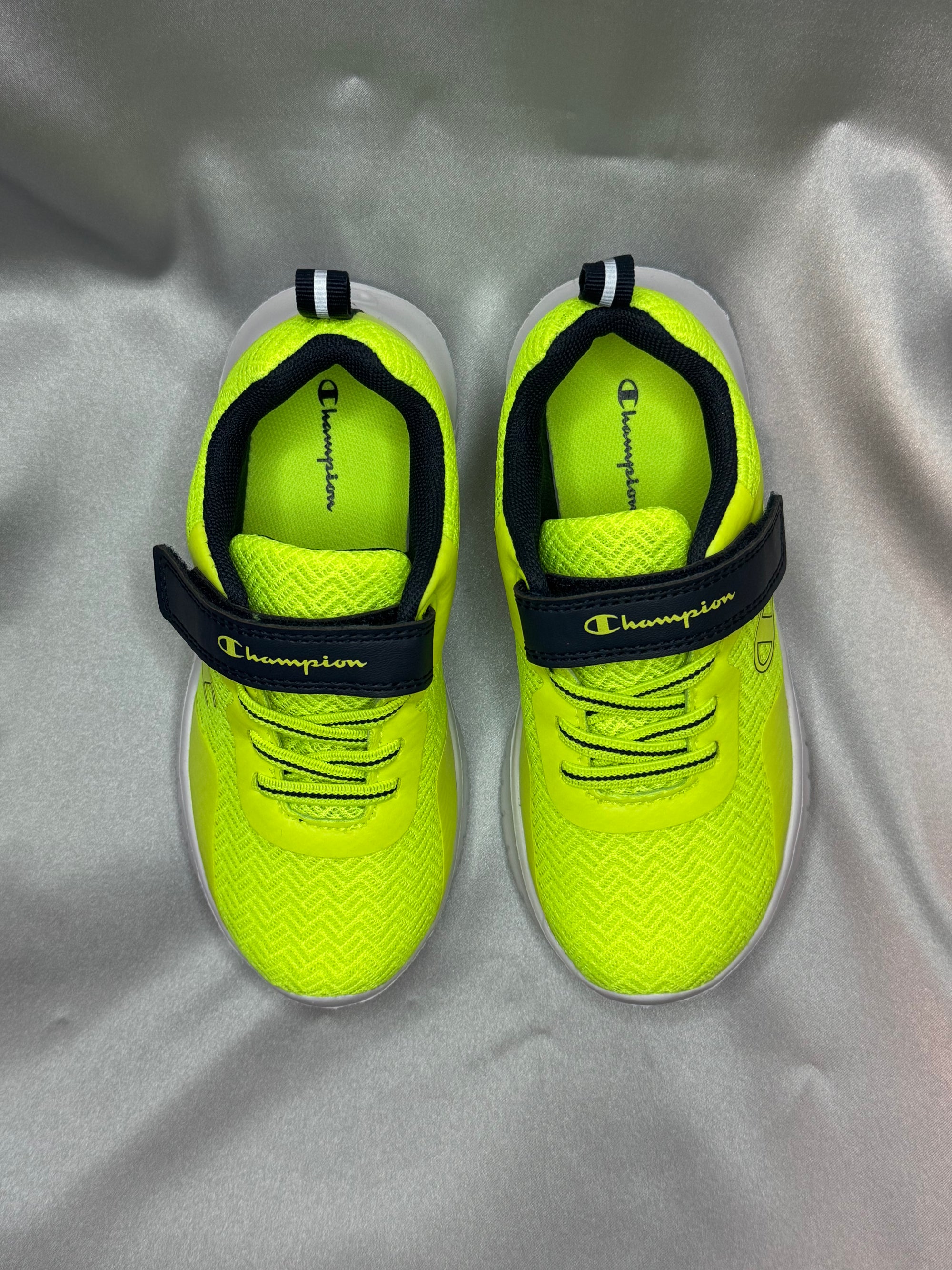 Дитячі кросівки Champion Softy Evolve B Syfnny  неоново-жовтого кольору з чорними вставками, європейський бренд.