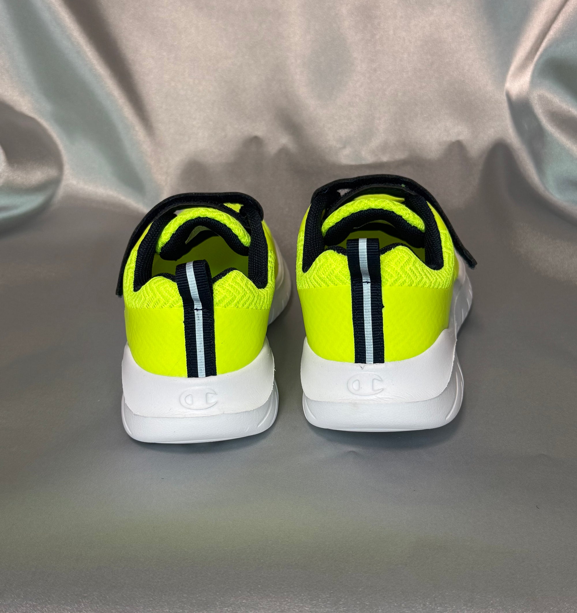 Дитячі кросівки Champion Softy Evolve B Syfnny  неоново-жовтого кольору з чорними вставками, європейський бренд.