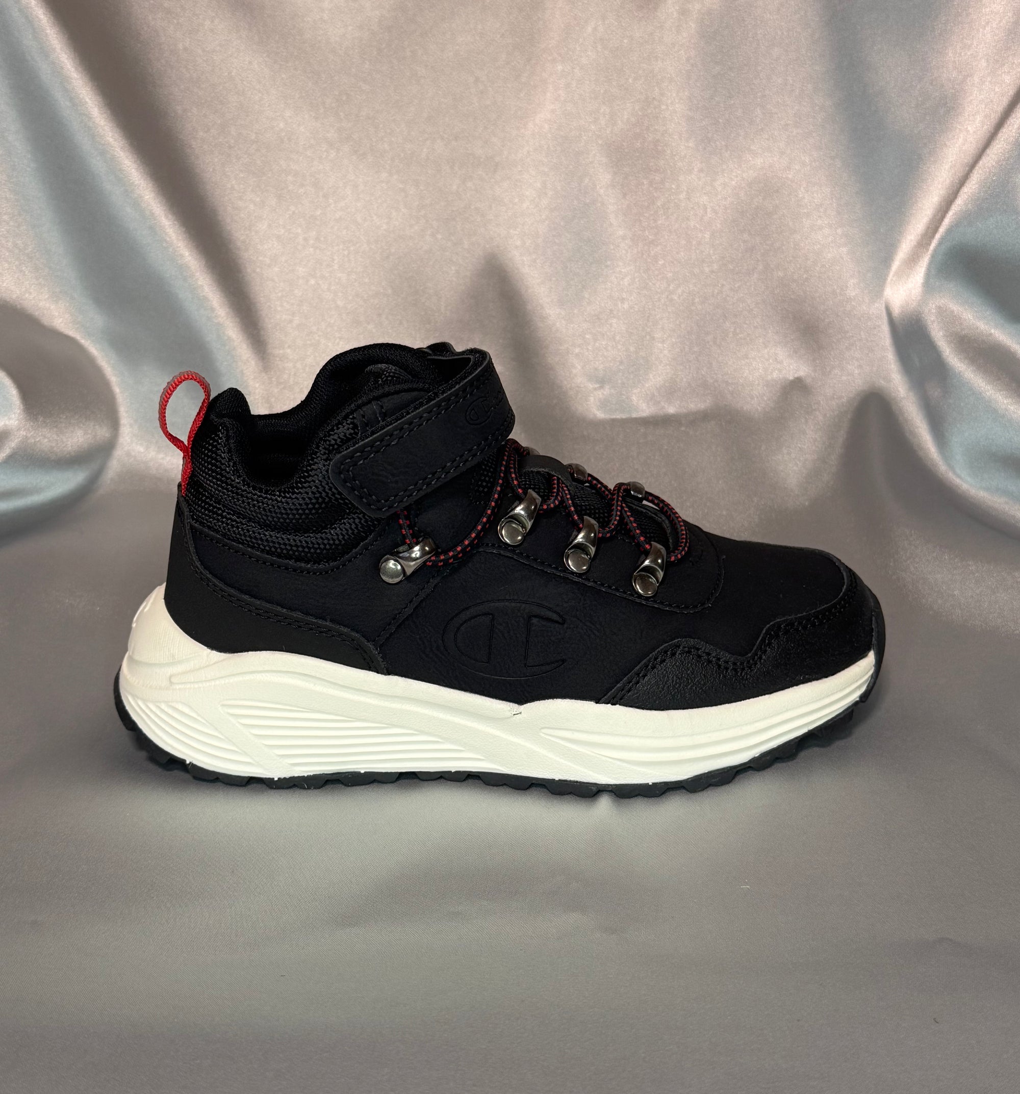 Дитячі кросівки Champion Climb Rx Mid  чорні з червоними шнірівками, європейський бренд.