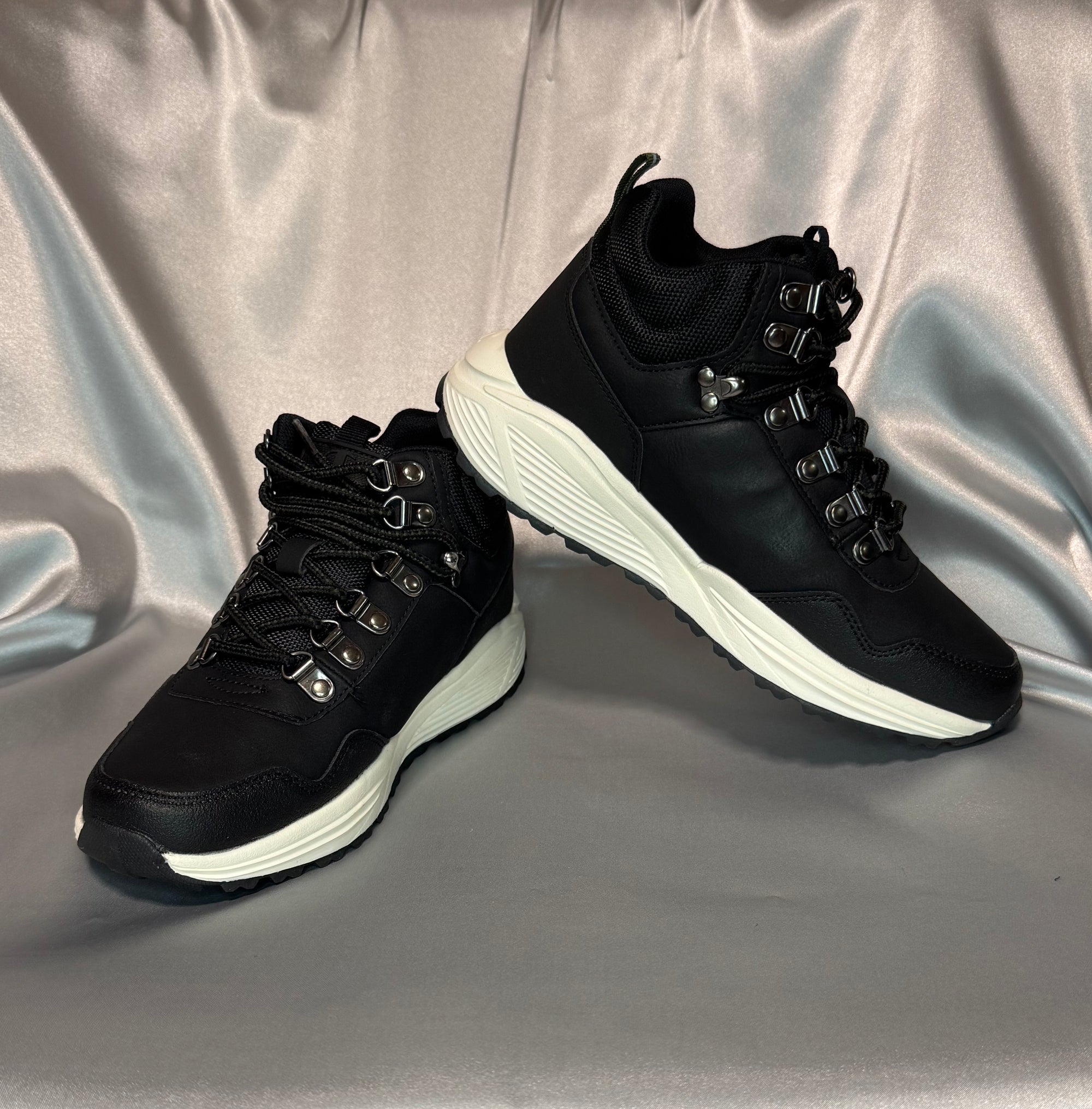 Чоловічі / підліткові кросівки Champion Climb Rx Mid B GS чорні з білою подошвою, європейський бренд.