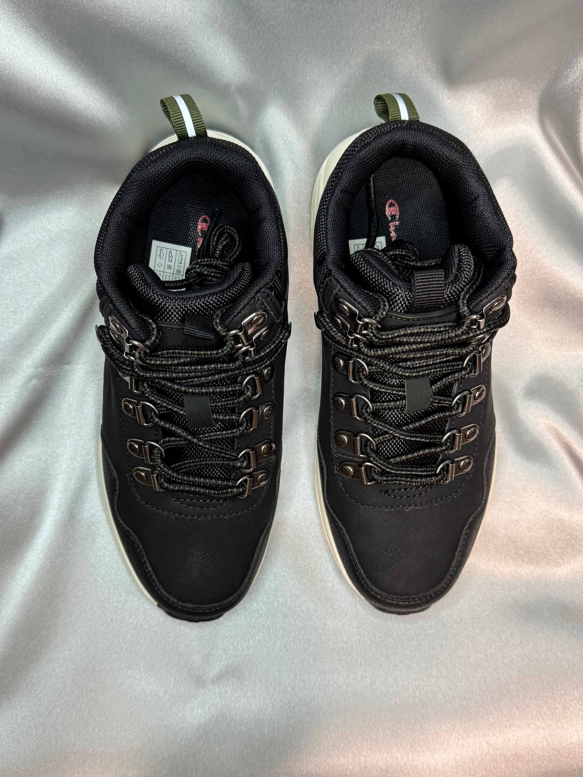 Чоловічі / підліткові кросівки Champion Climb Rx Mid B GS чорні з білою подошвою, європейський бренд.