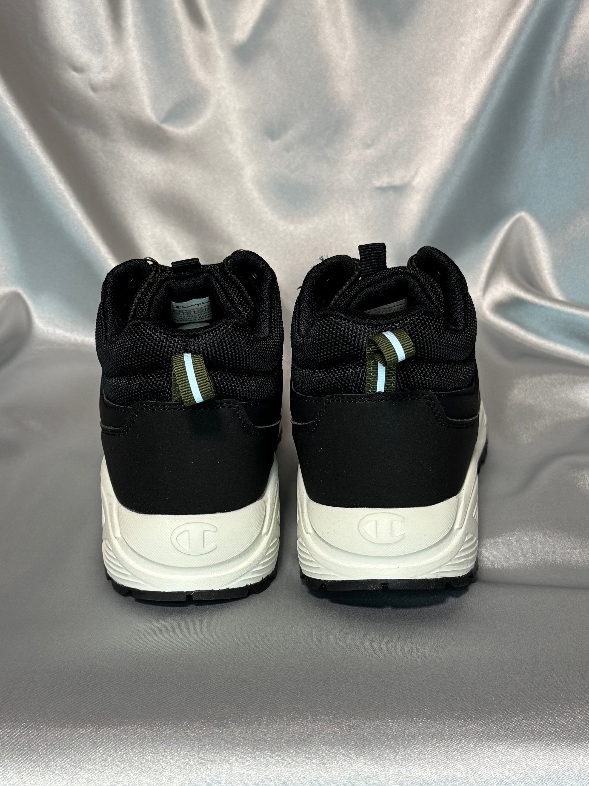 Чоловічі / підліткові кросівки Champion Climb Rx Mid B GS чорні з білою подошвою, європейський бренд.