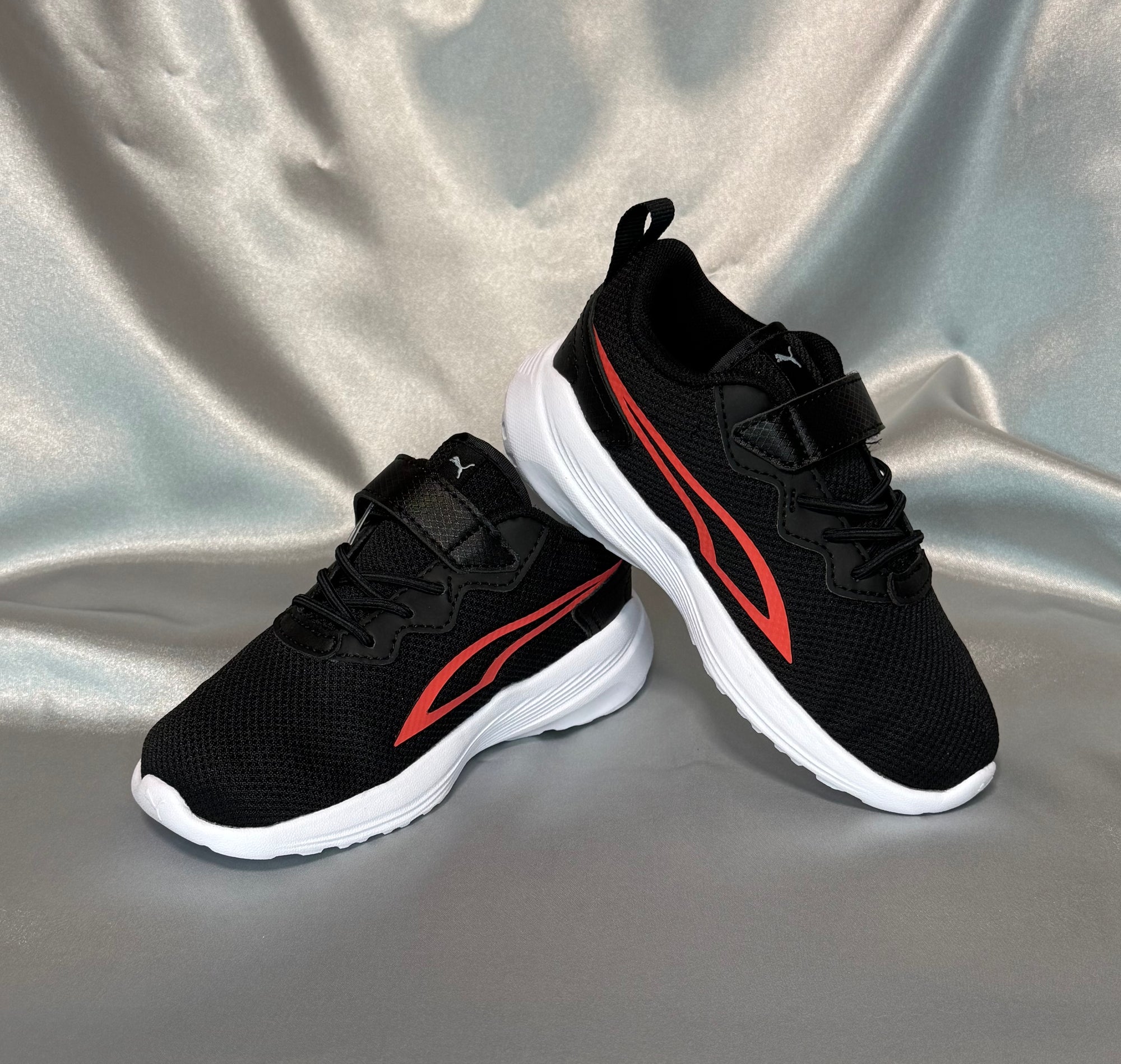 Дитячі кросівки Puma All-Day Active чорні з кораловою вставкою, європейський бренд.