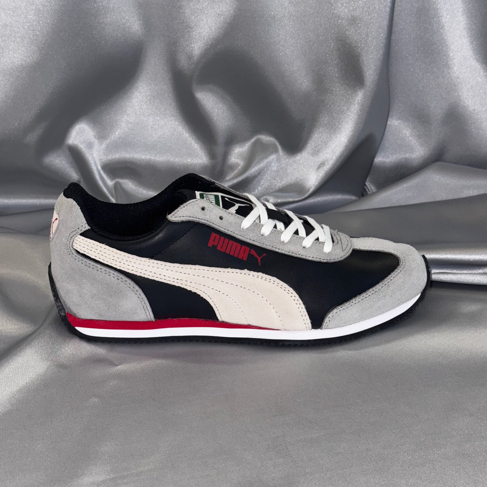 Чоловічі кросівки PUMA RIO SPEED L сірі з чорними та білими елементами і червоними акцентами, європейський бренд.