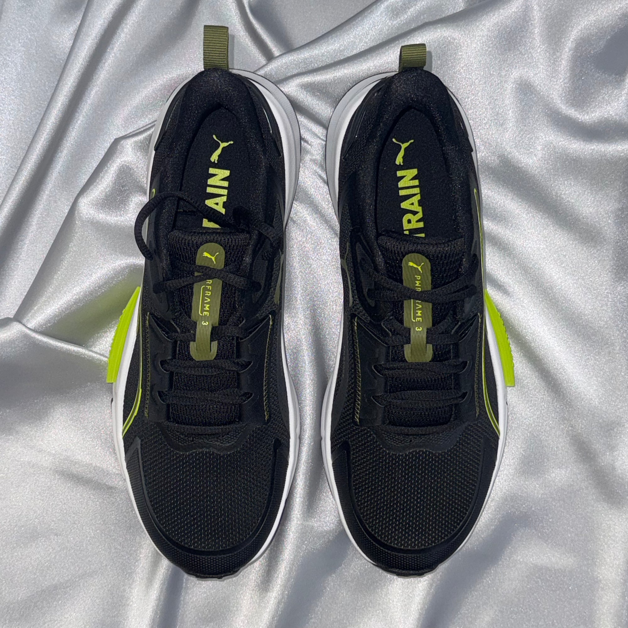 Чоловічі кросівки PUMA PWRFrame TR 3 - чорного кольору з неоново-жовтими акцентами, європейський бренд.  