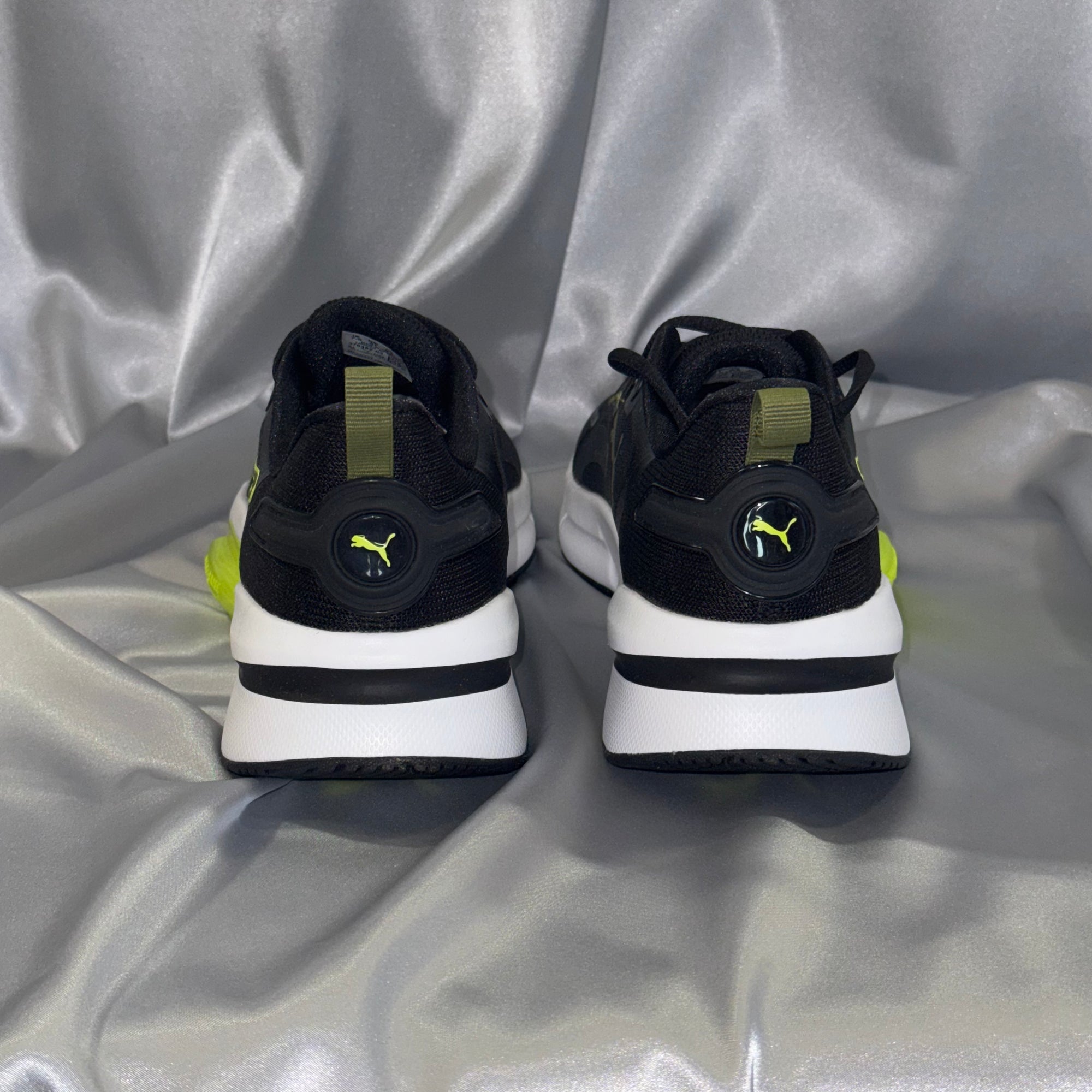 Чоловічі кросівки PUMA PWRFrame TR 3 - чорного кольору з неоново-жовтими акцентами, європейський бренд.  