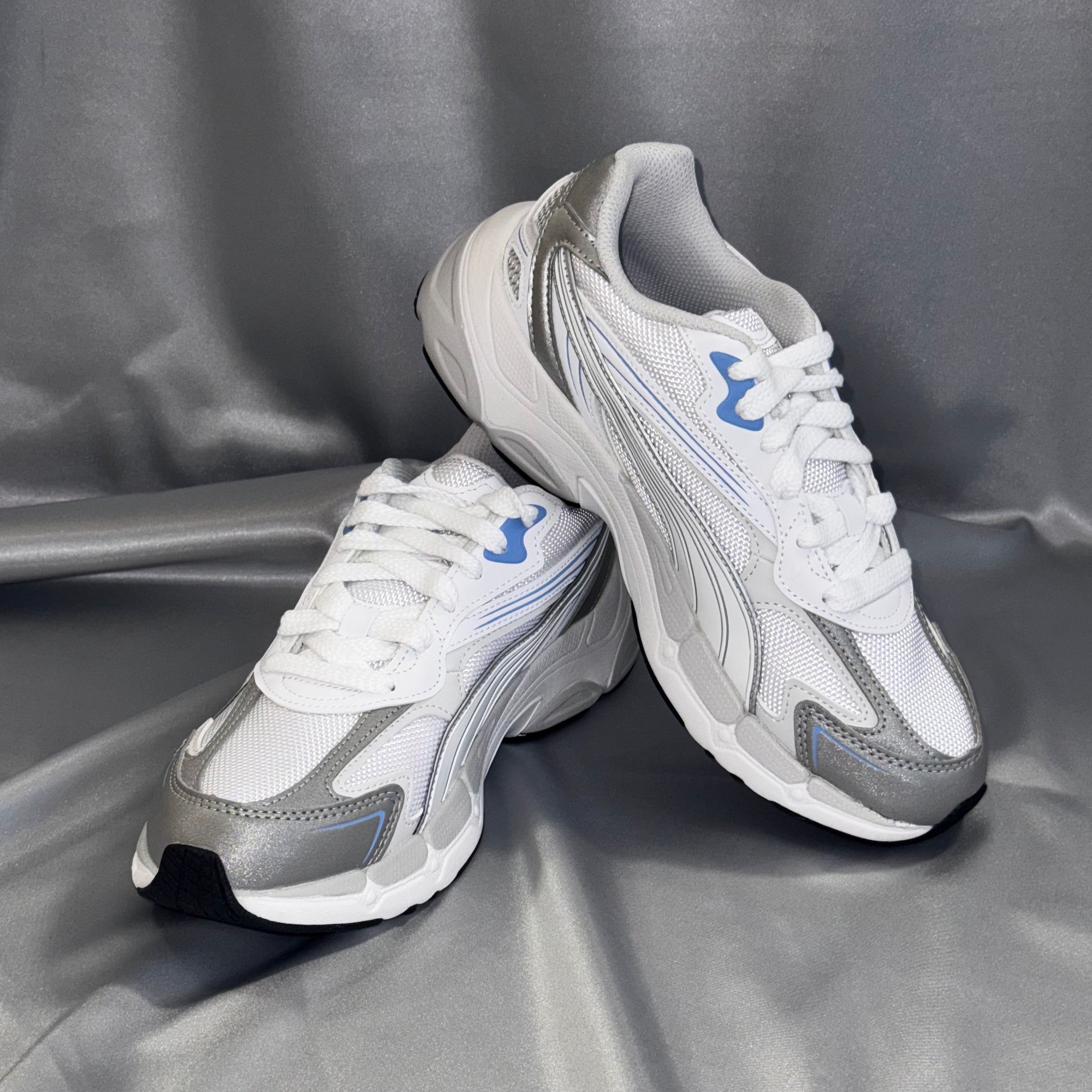 Чоловічі кросівки PUMA Teveris NITRO Noughties - біло-сірого кольору з блакитними акцентами, європейський бренд.