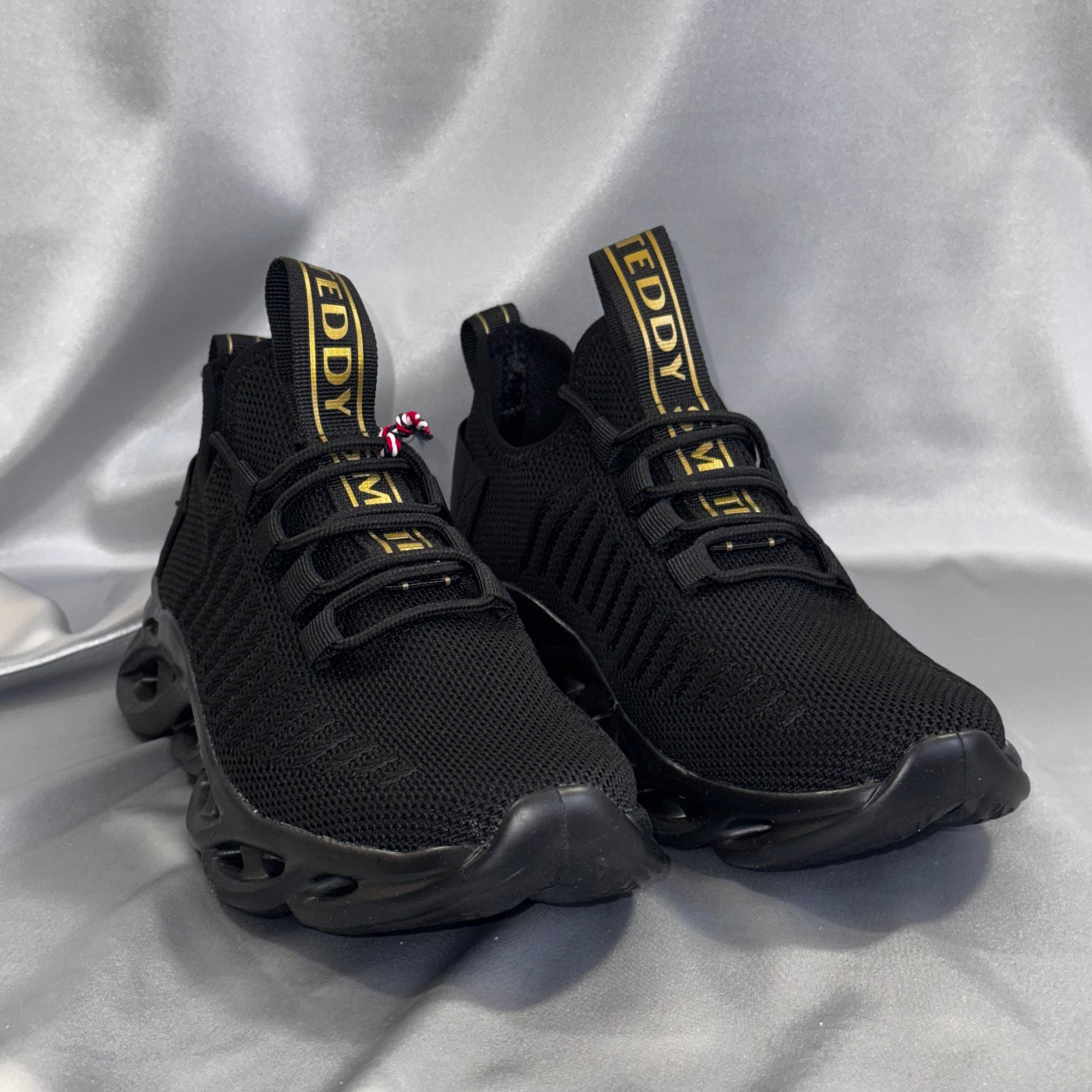 Чоловічі кросівки Teddy Smith Z.Tex.Neegro - міське взуття чорного кольору у спортивному стилі, європейська якість.