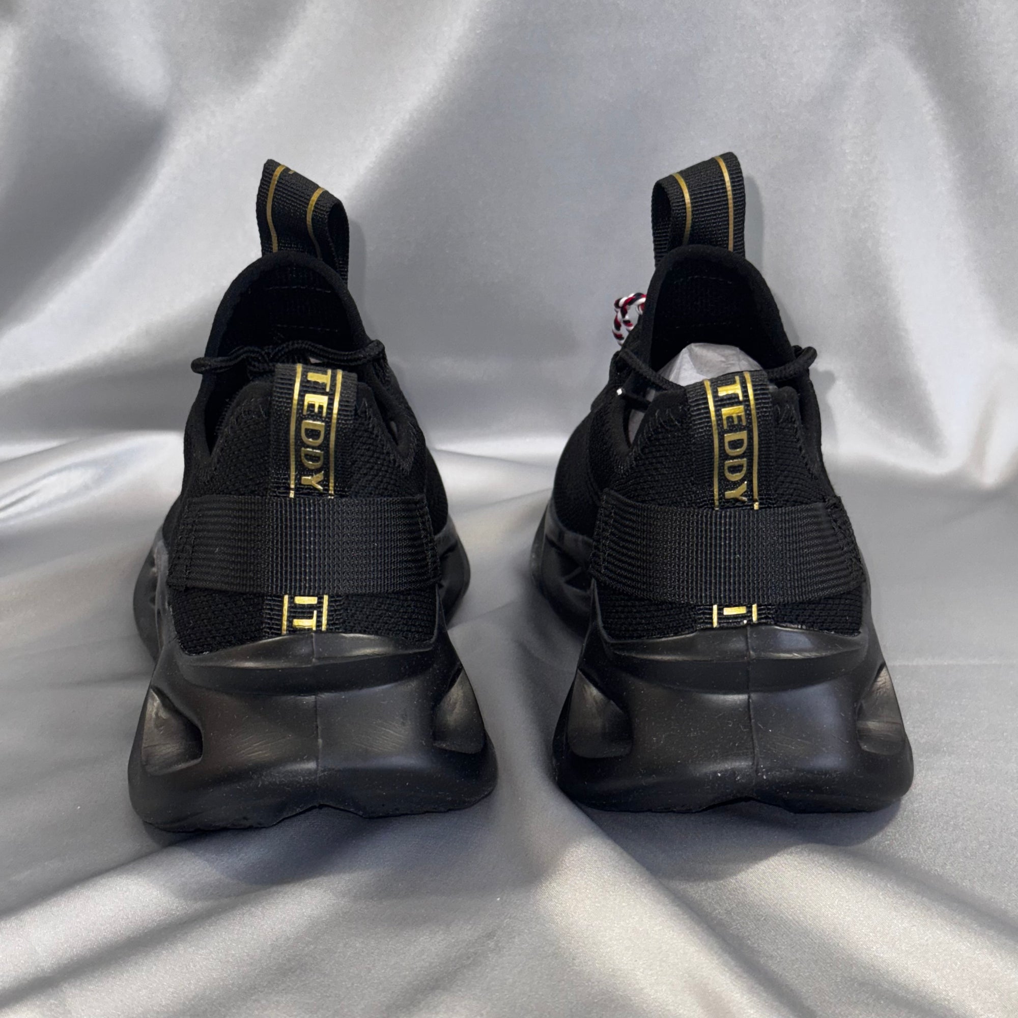 Чоловічі кросівки Teddy Smith Z.Tex.Neegro - міське взуття чорного кольору у спортивному стилі, європейська якість.