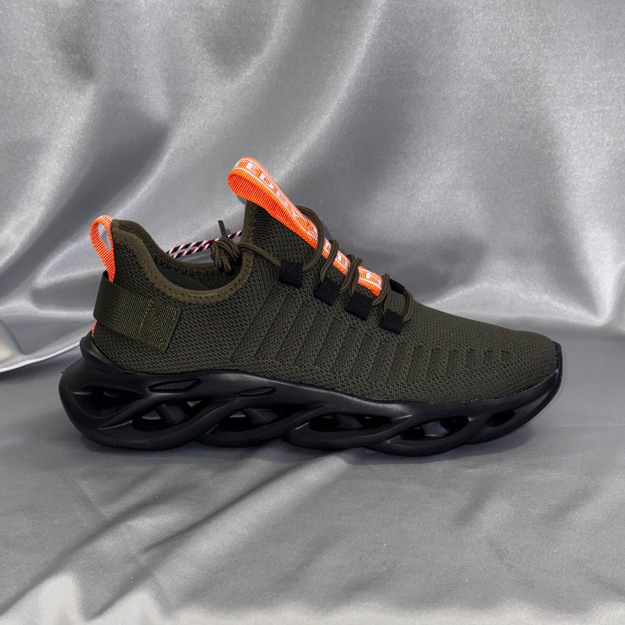 Чоловічі кросівки Teddy Smith Z.Tex.Kaki - хакі кольору з помаранчевими акцентами, європейський бренд.