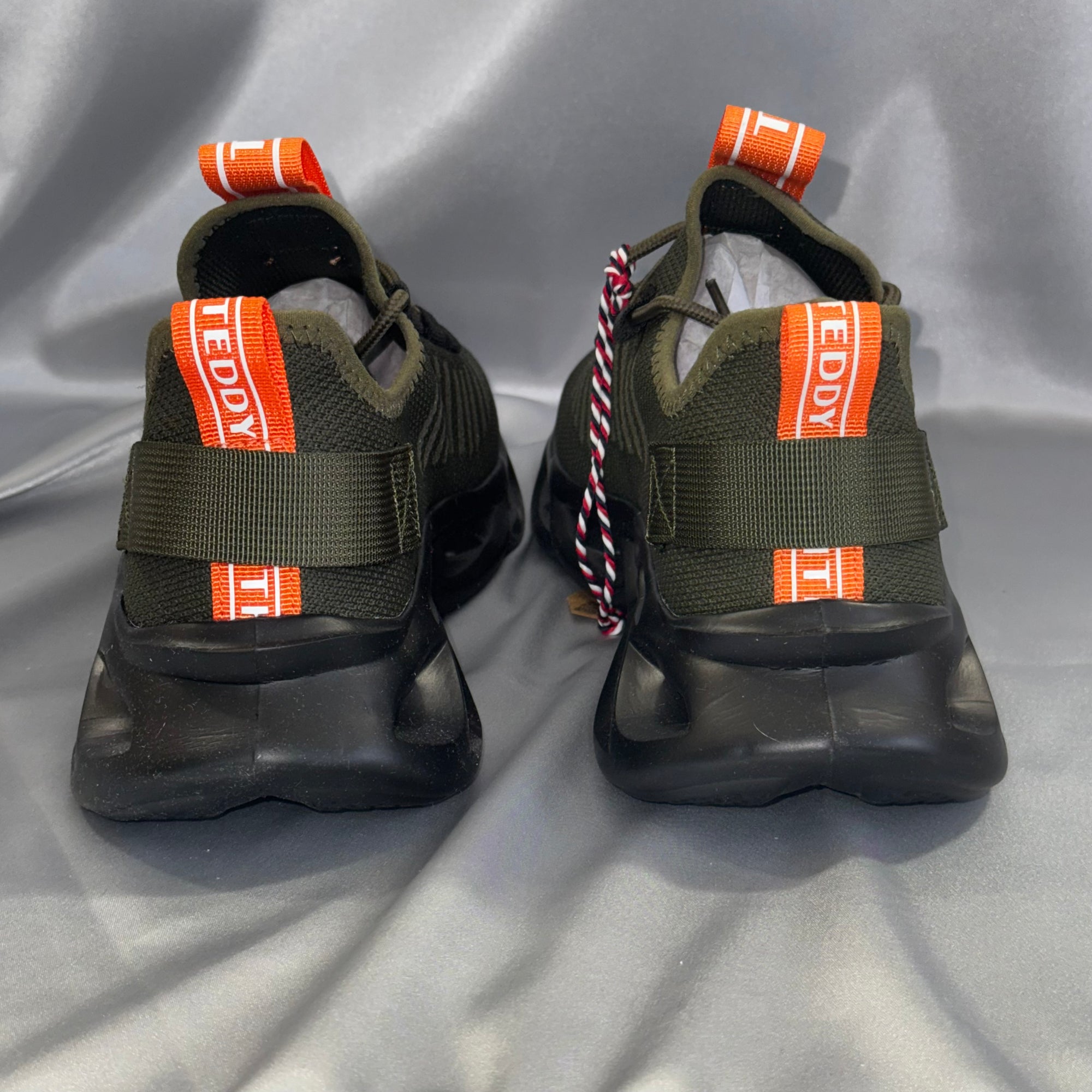 Чоловічі кросівки Teddy Smith Z.Tex.Kaki - хакі кольору з помаранчевими акцентами, європейський бренд.