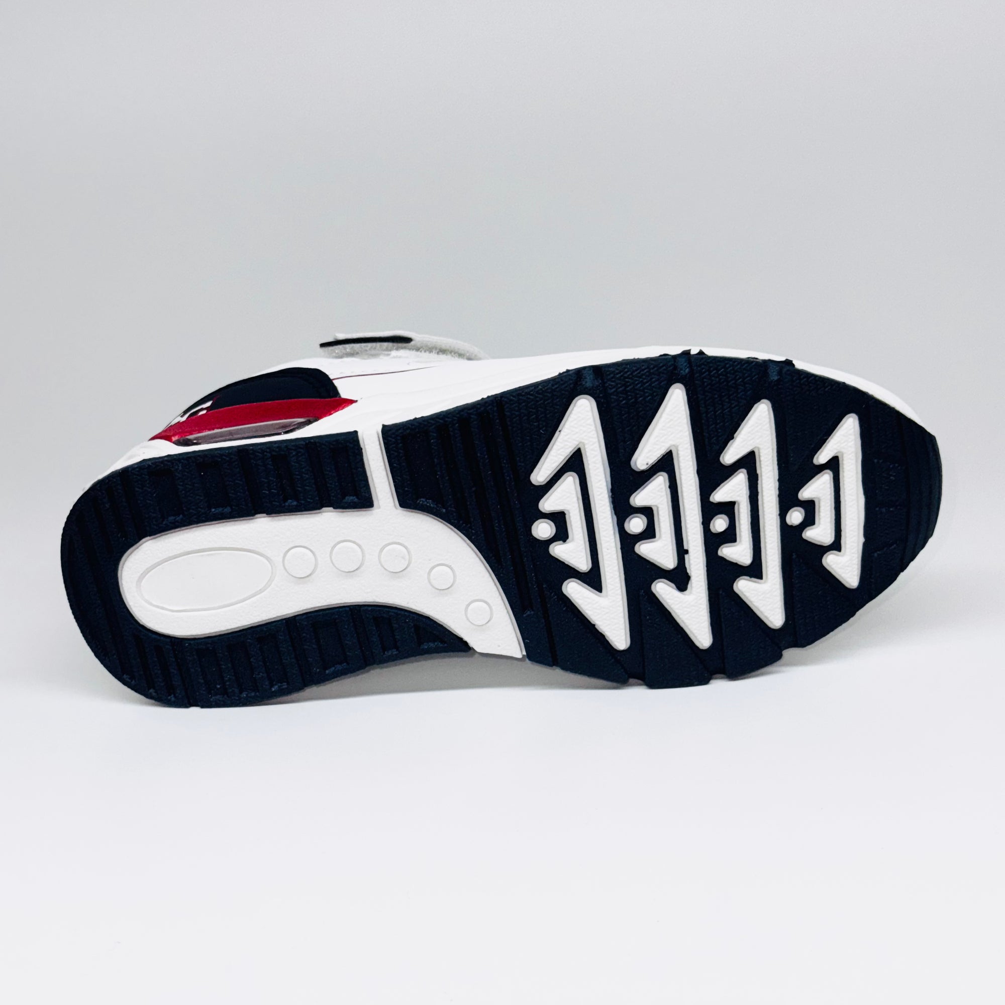 Дитячі кросівки American College Wrangler Kids - WhiteNavy  білого кольору з синіми та червоними всиавками, європейський бренд.