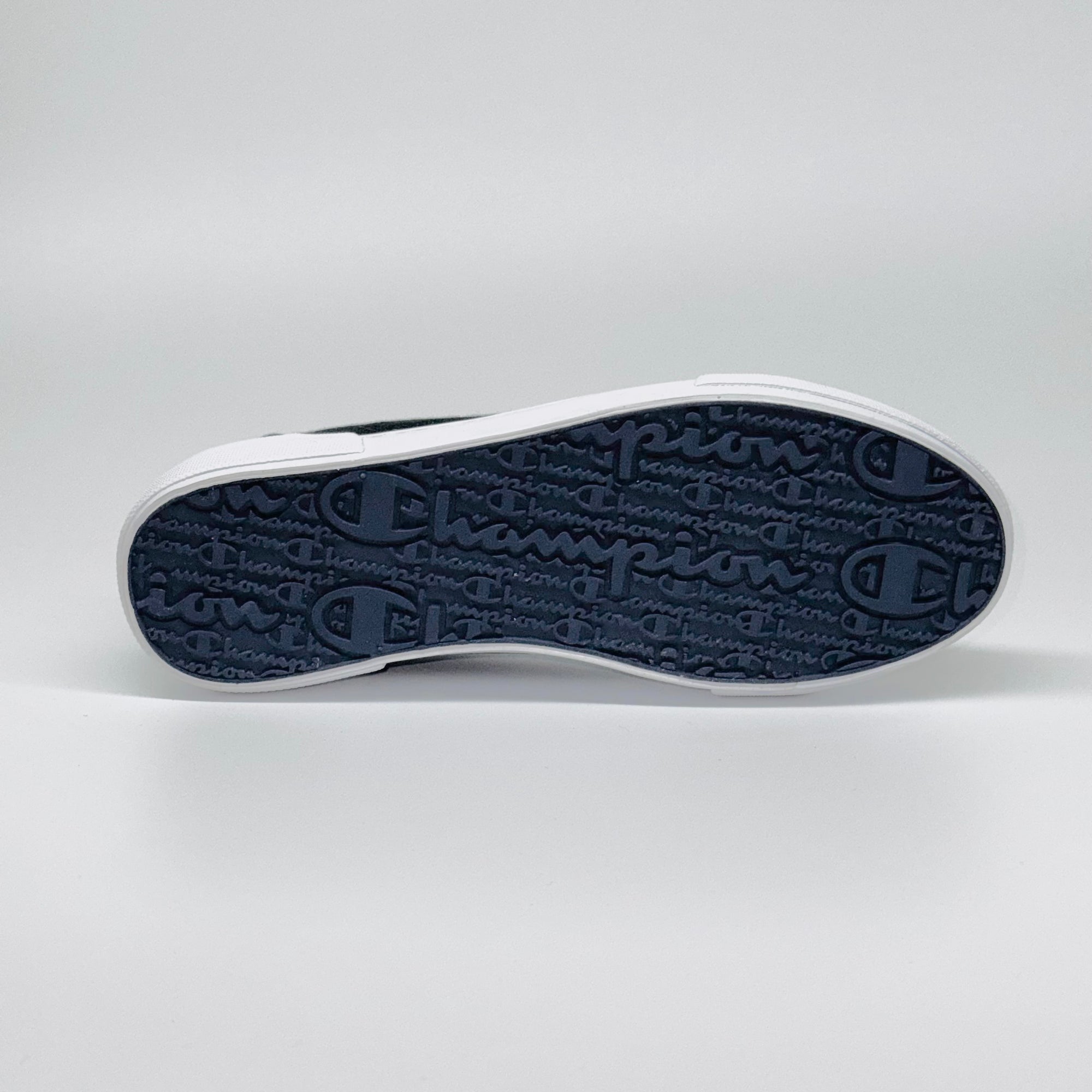 Жіночі кеди Champion Low Cut Shoe Revoli Nbk  чорні з фіолетовим акцентом та білими шнурівками, європейський бренд.