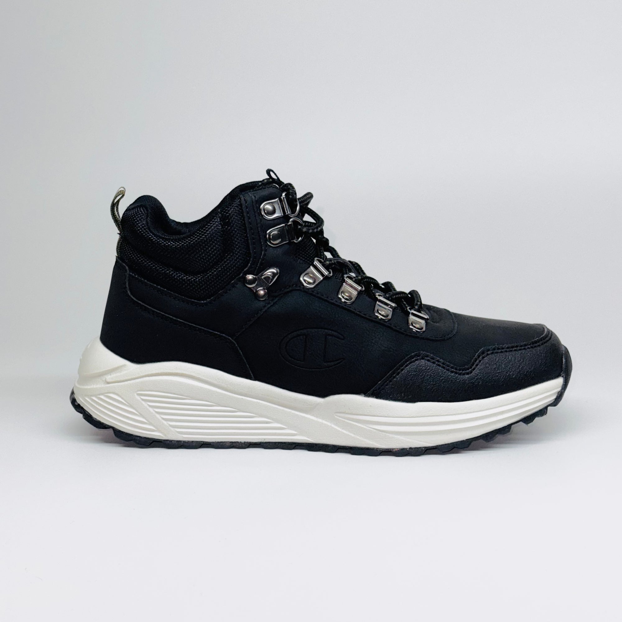 Чоловічі / підліткові кросівки Champion Climb Rx Mid B GS чорні з білою подошвою, європейський бренд.