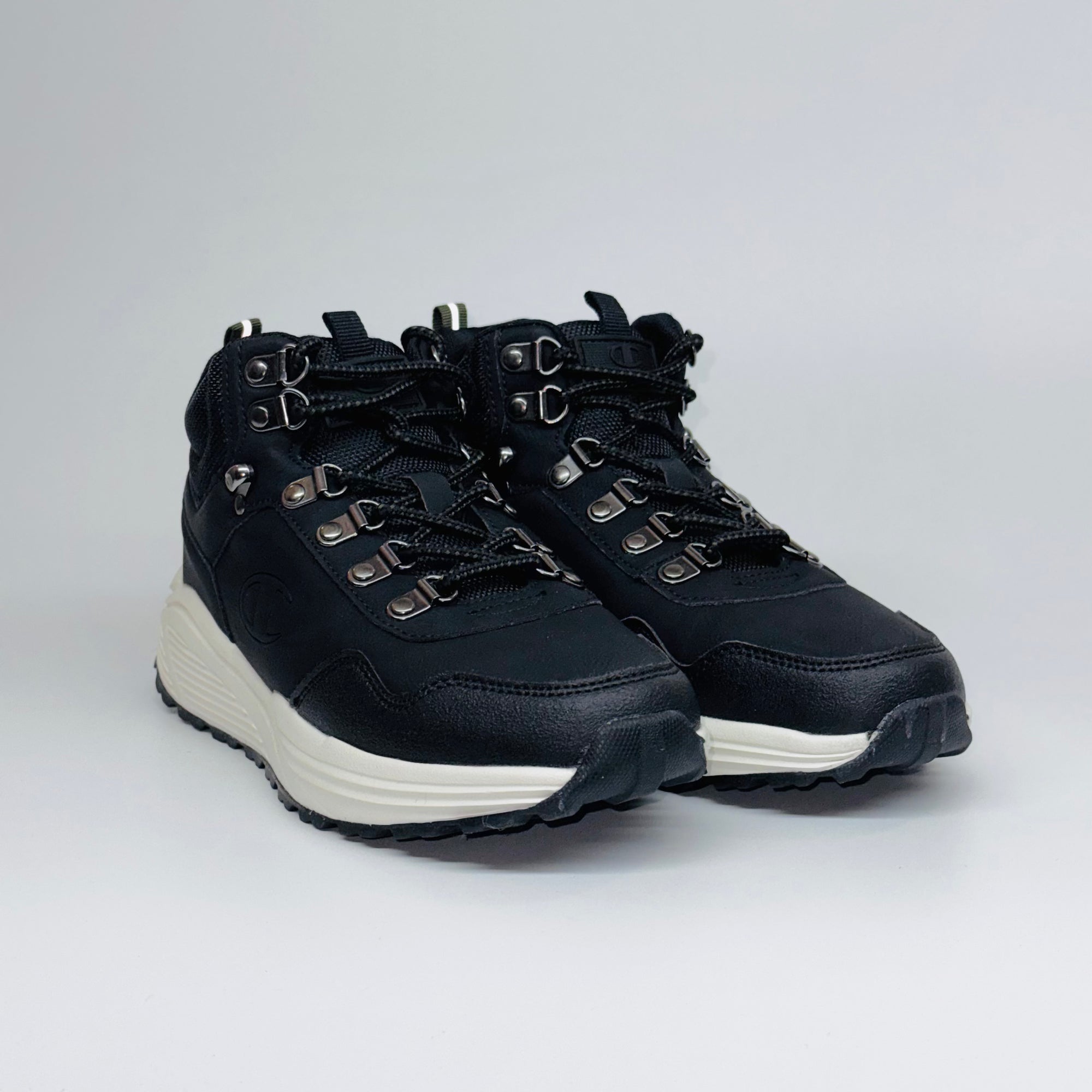 Чоловічі / підліткові кросівки Champion Climb Rx Mid B GS чорні з білою подошвою, європейський бренд.