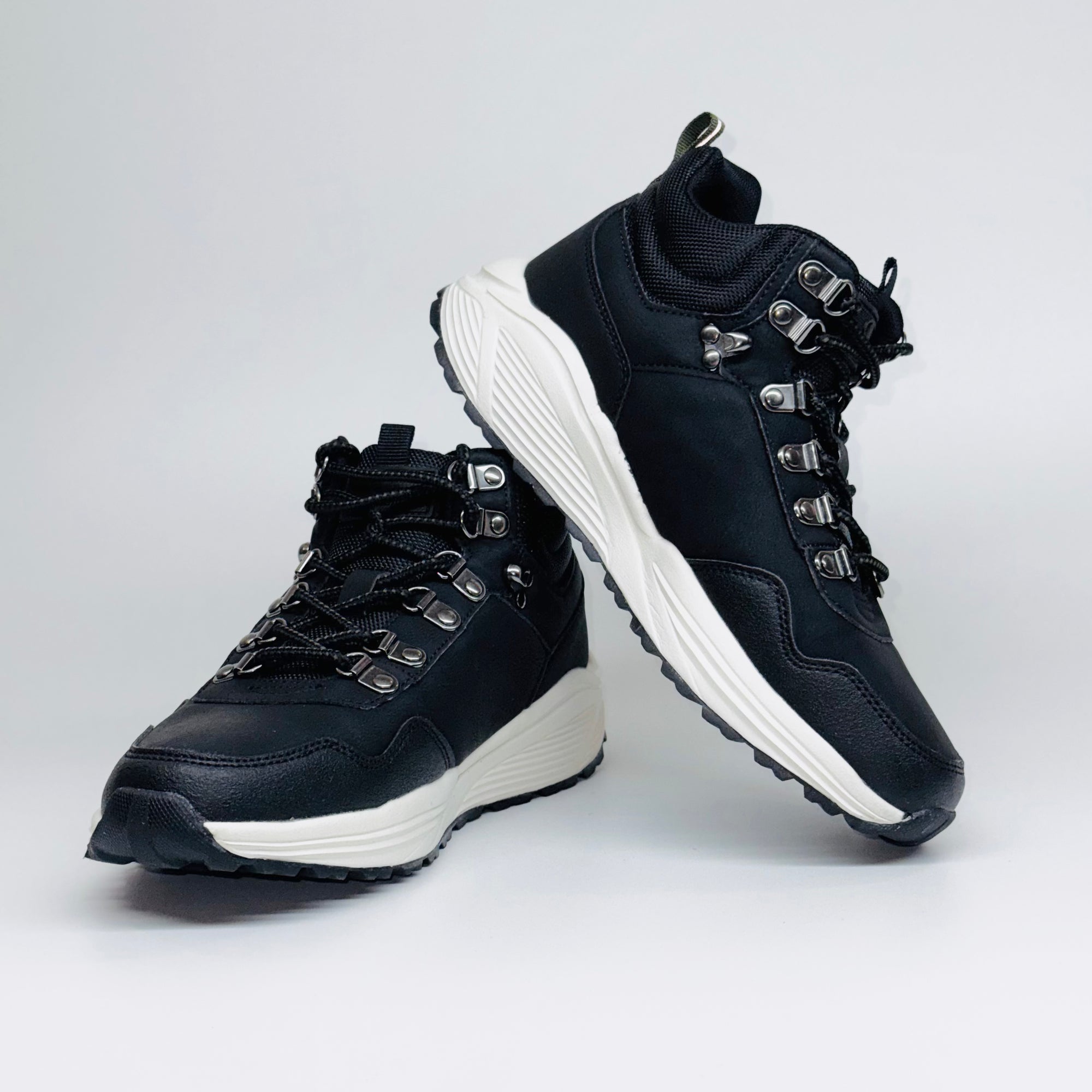 Чоловічі / підліткові кросівки Champion Climb Rx Mid B GS чорні з білою подошвою, європейський бренд.