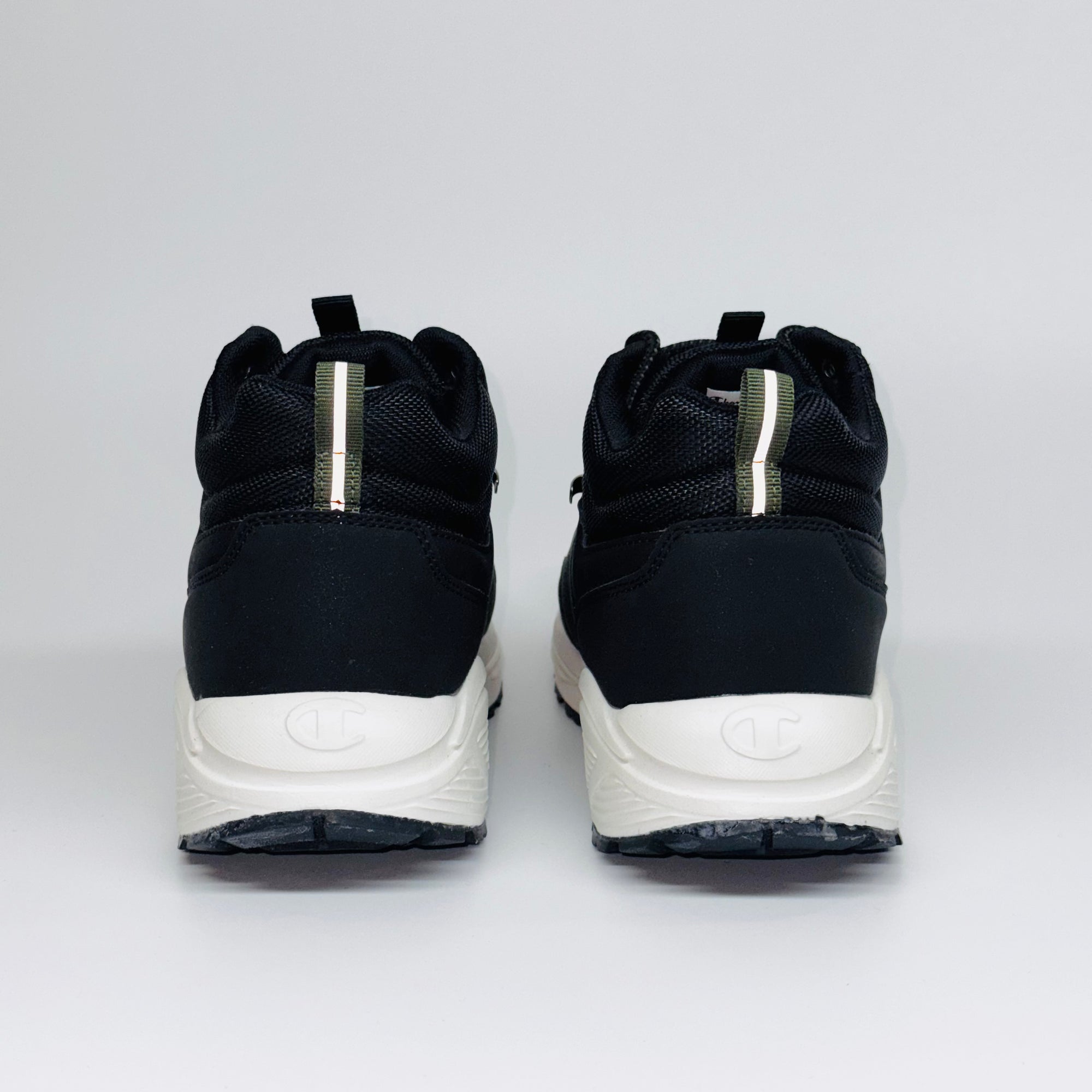 Чоловічі / підліткові кросівки Champion Climb Rx Mid B GS чорні з білою подошвою, європейський бренд.