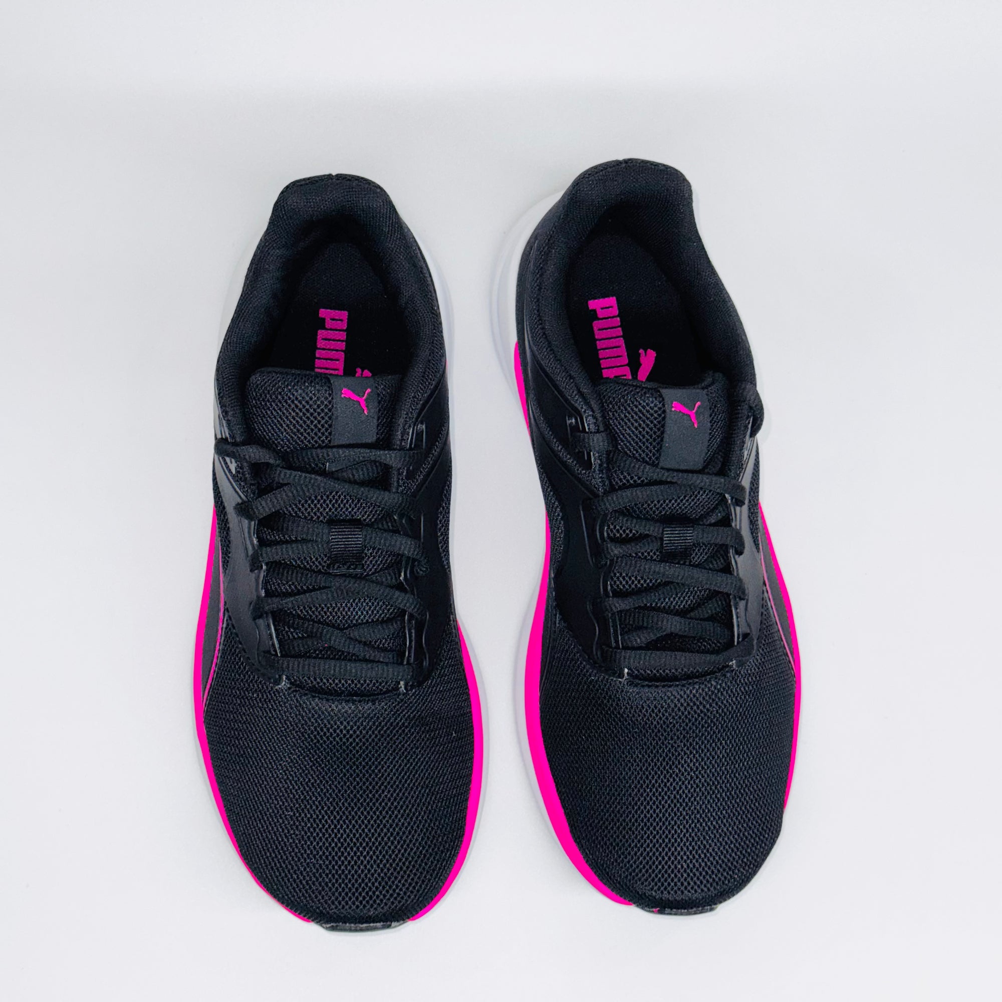 Жіночі бігові кросівки Puma Transport  чорні з насиченим рожево-малиновими вставками, європеський бренд.