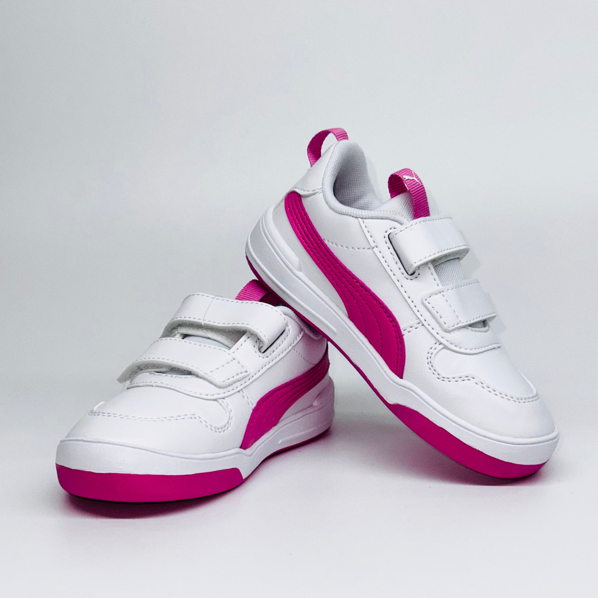 Дитячі кросівки Puma Multiflex Sl V  білого кольору з рожевими вставками, європейський бренд.