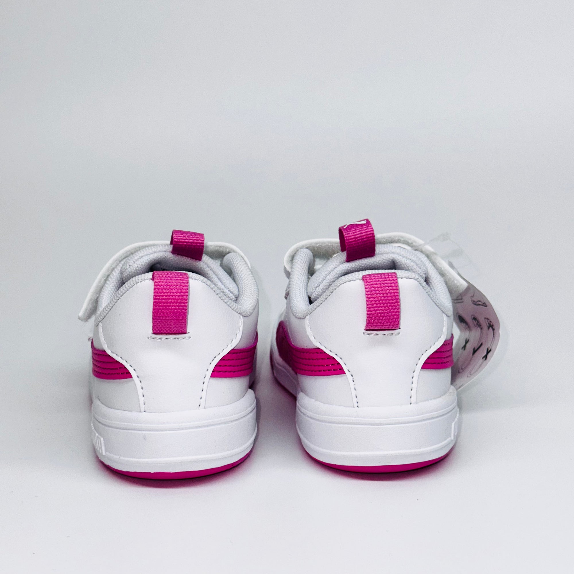 Дитячі кросівки Puma Multiflex Sl V  білого кольору з рожевими вставками, європейський бренд.