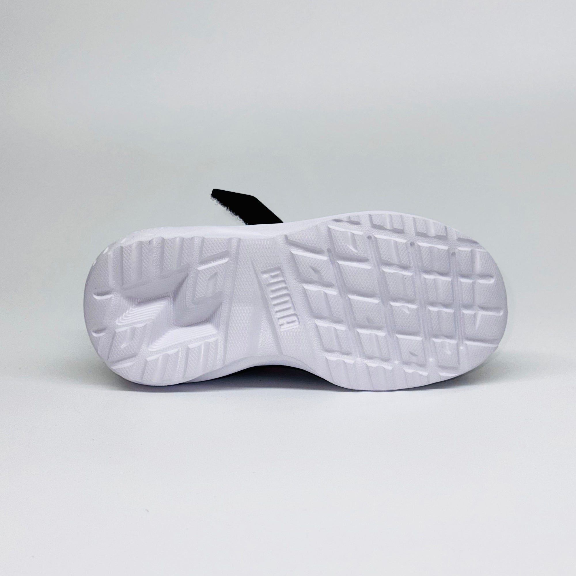 Дитячі кросівки Puma All-Day Active чорні з кораловою вставкою, європейський бренд.