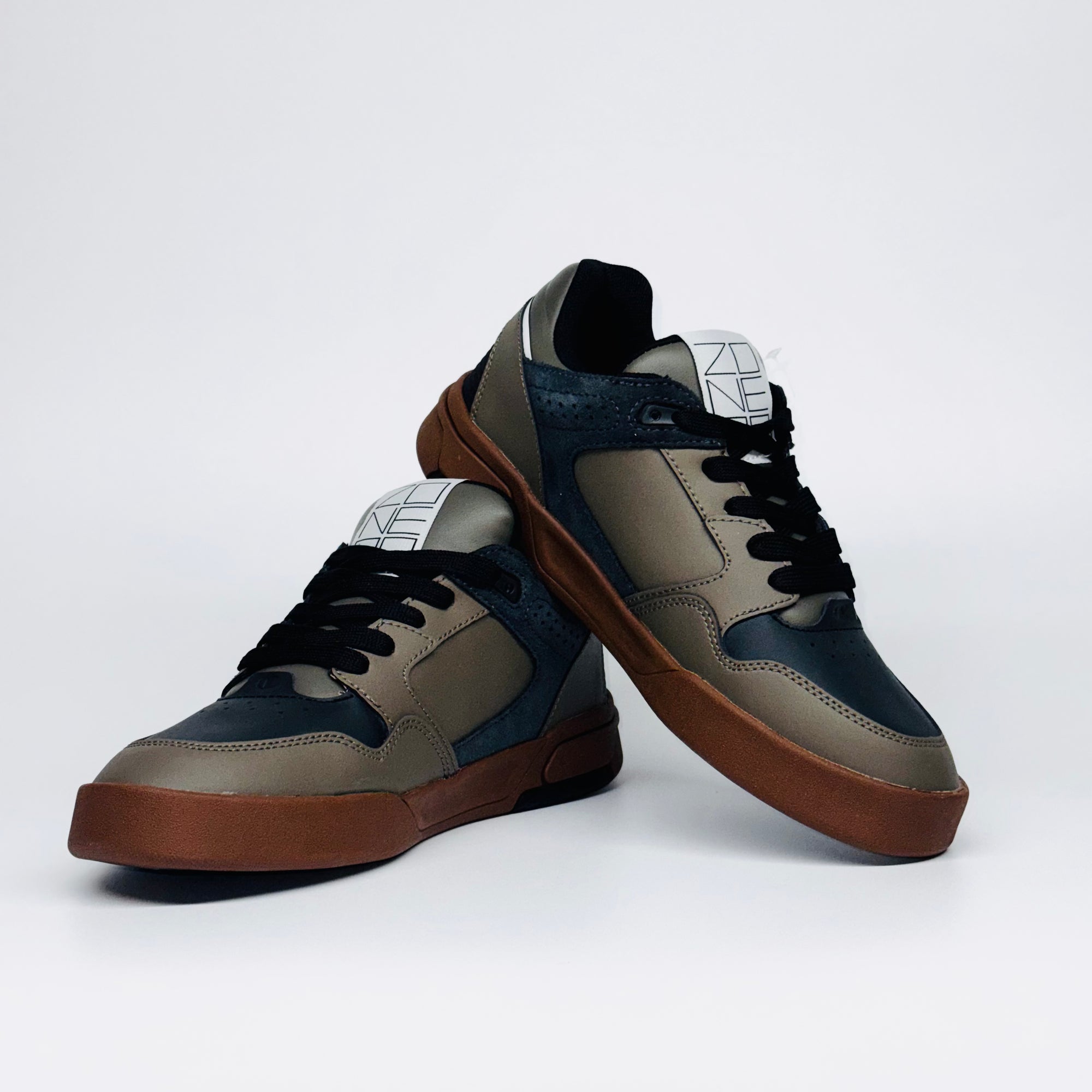 Чоловічі кросівки Champion Z80 SKATE Low Cut Sh хакі з чорними вставками, європейський бренд.