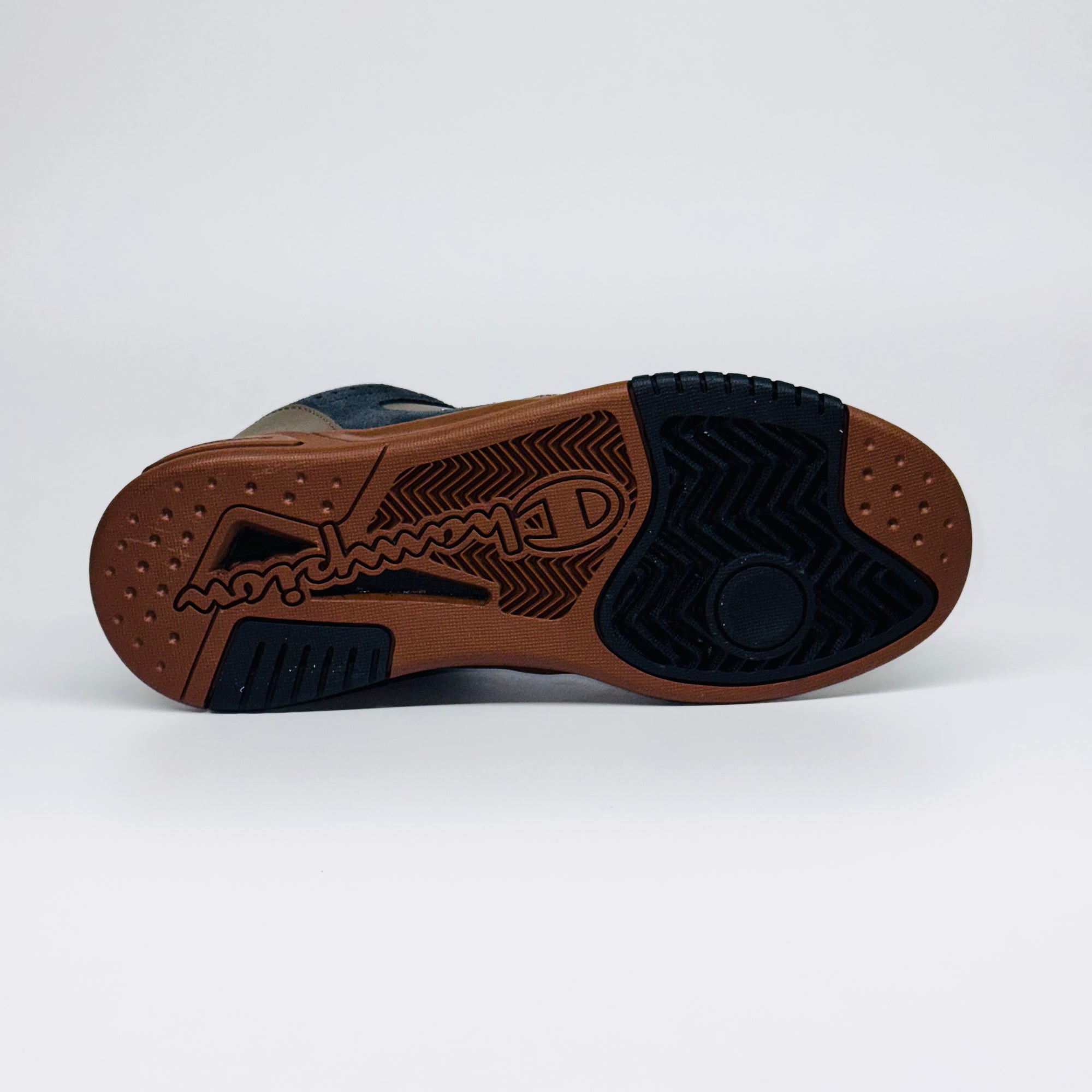 Чоловічі кросівки Champion Z80 SKATE Low Cut Sh хакі з чорними вставками, європейський бренд.