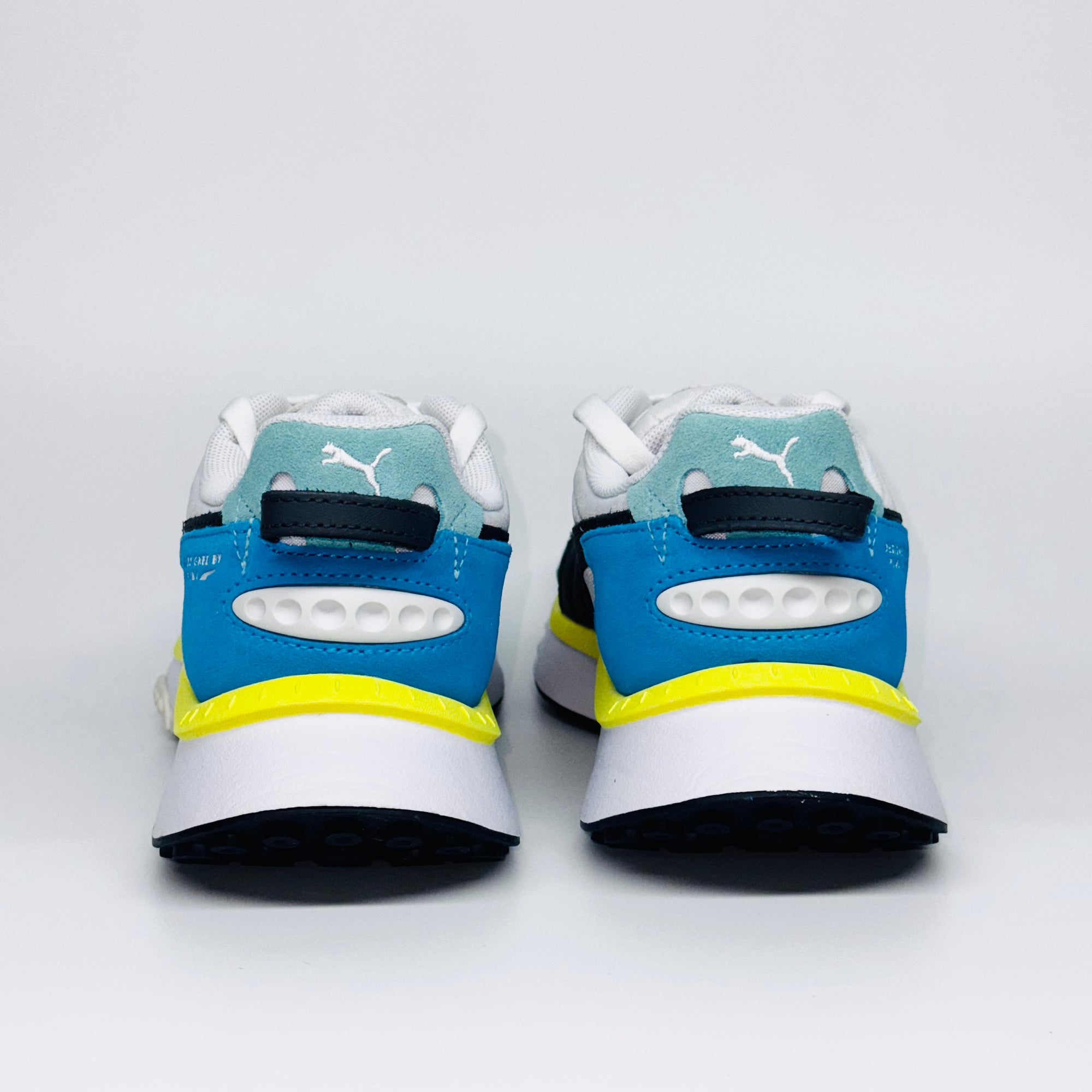 Чоловічі кросівки PUMA Wild Rider Rollin - біло-сіро-бірюзового кольору з жовтими акцентами, європейський бренд, якісне взуття.