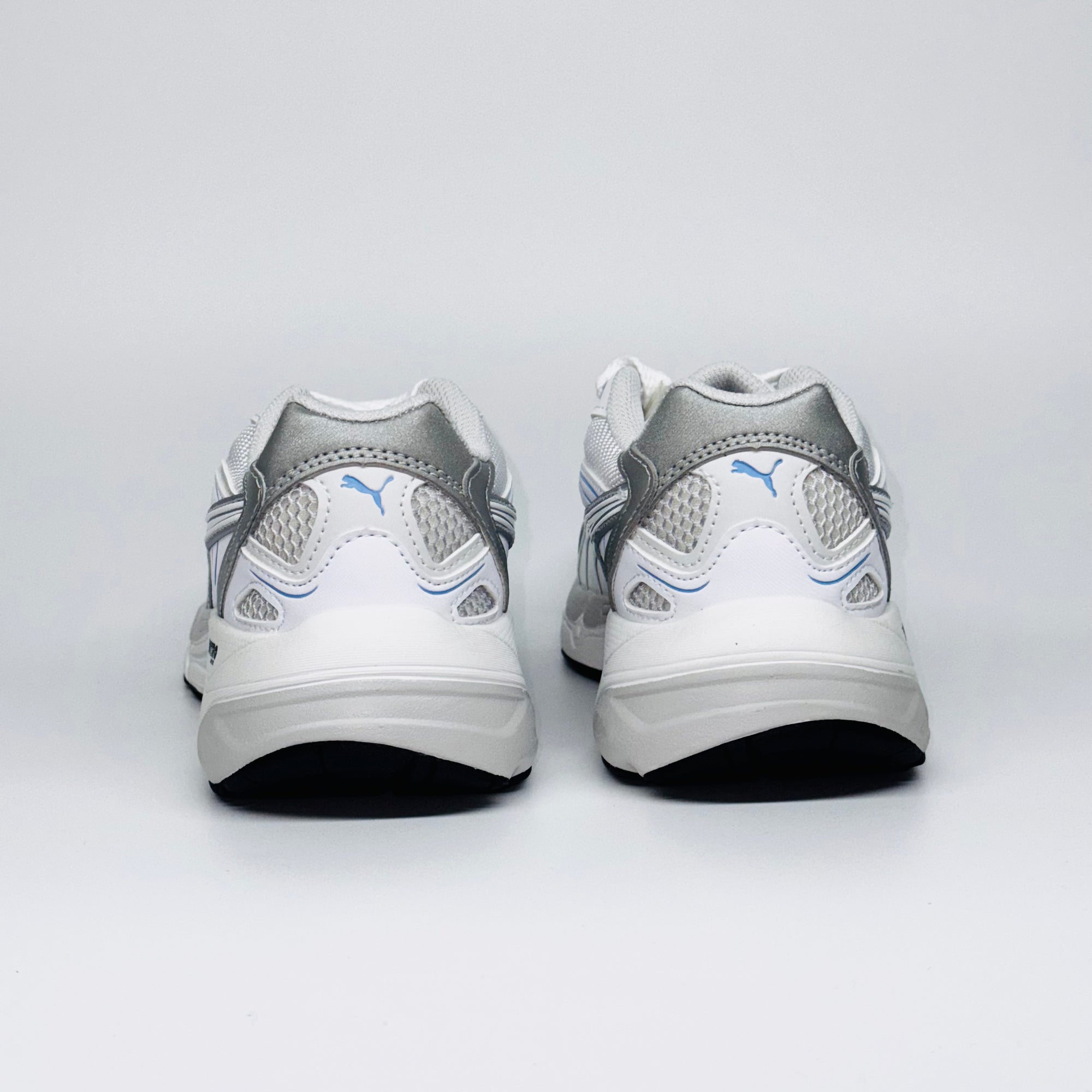 Чоловічі кросівки PUMA Teveris NITRO Noughties - біло-сірого кольору з блакитними акцентами, європейський бренд.