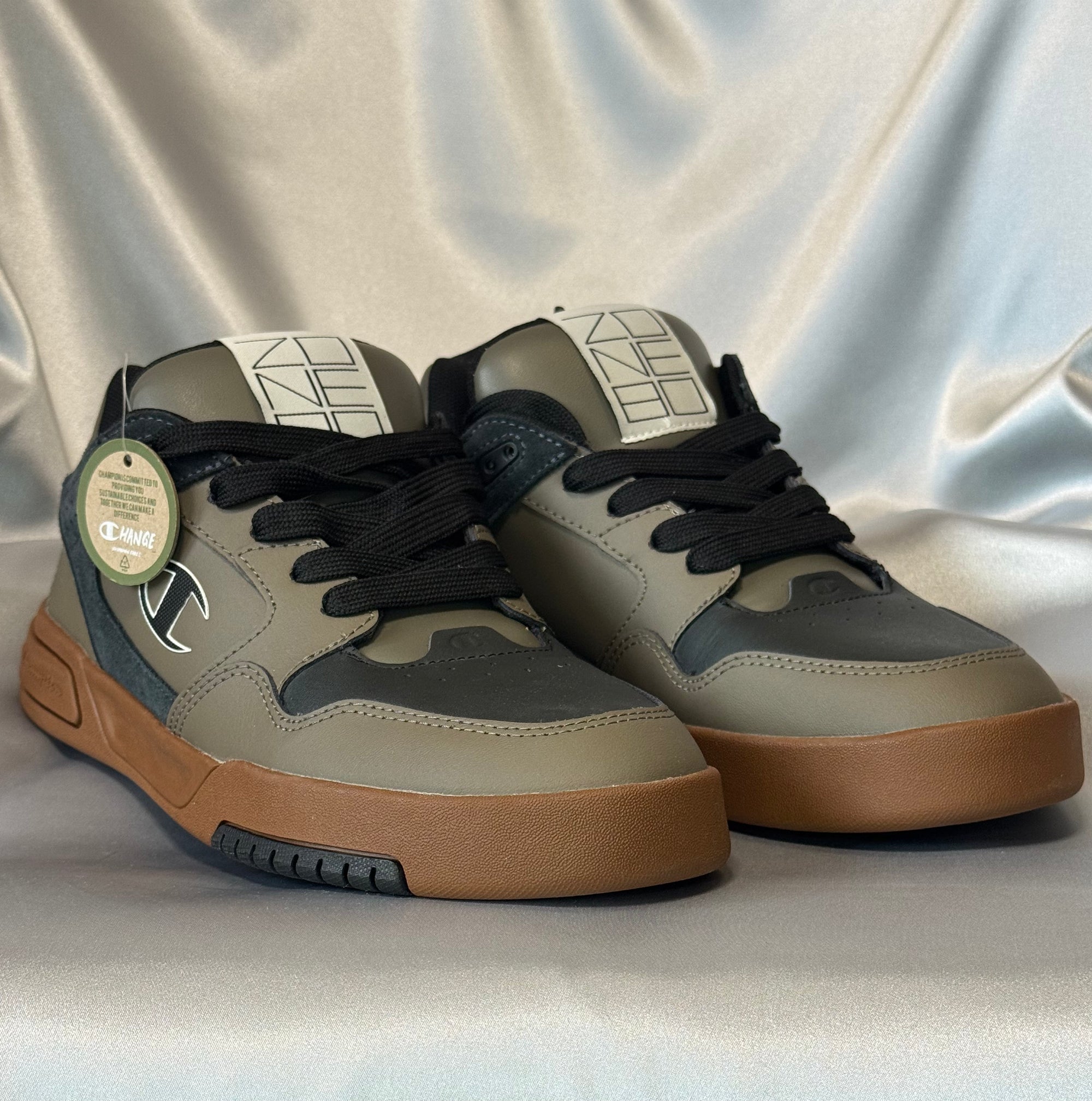 Чоловічі кросівки Champion Z80 SKATE Low Cut Sh хакі з чорними вставками, європейський бренд.