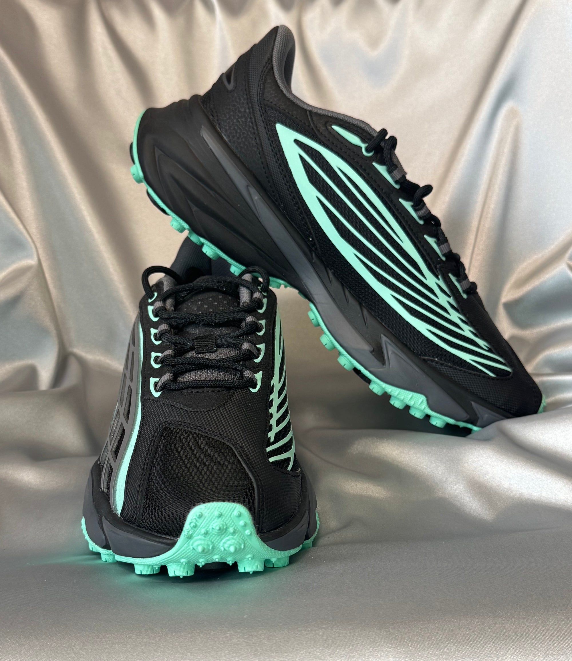 Чоловічі кросівки PUMA Spirex Raceday Black Green чорні із зеленими вставками, європейський бренд.