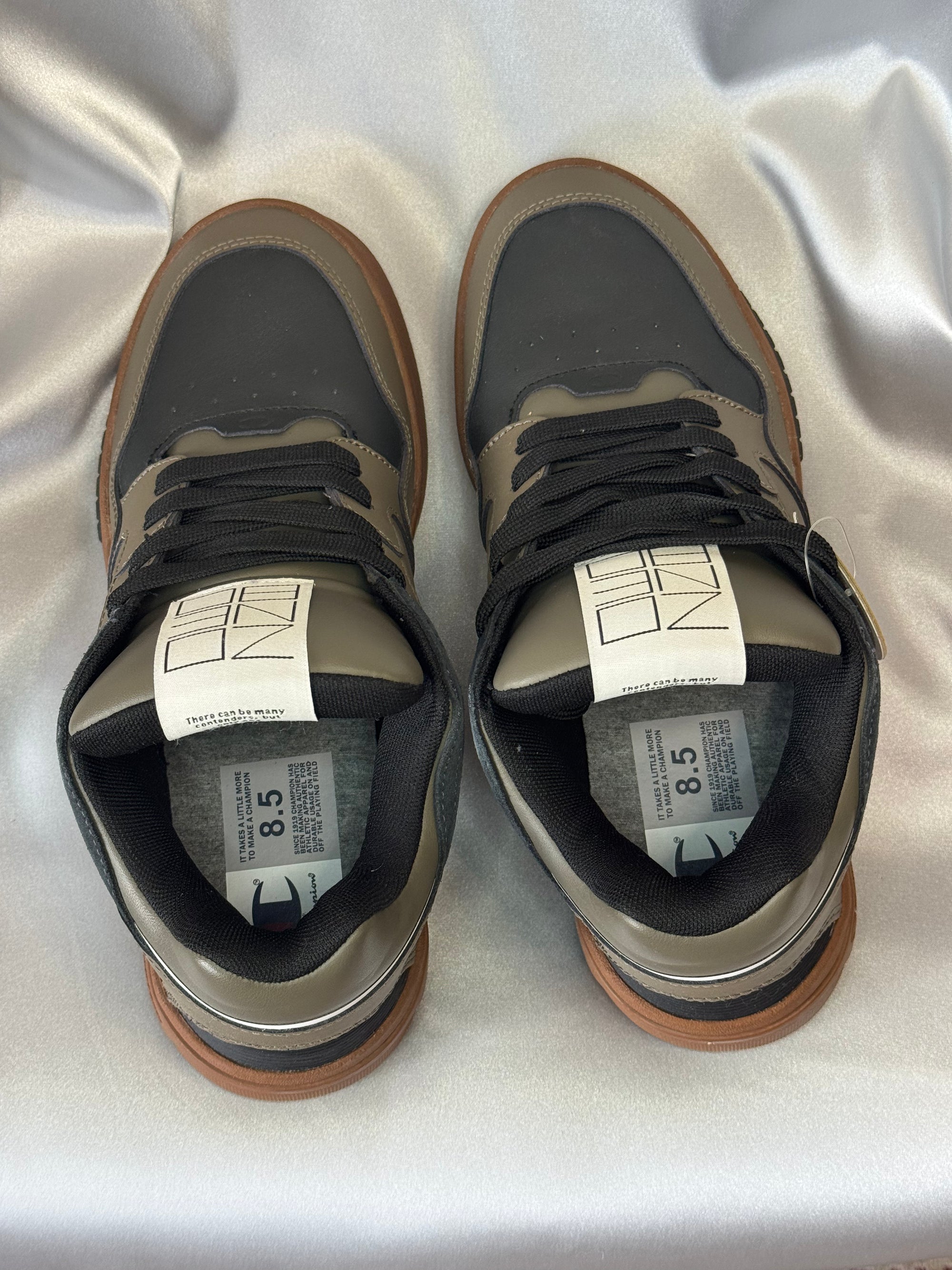 Чоловічі кросівки Champion Z80 SKATE Low Cut Sh хакі з чорними вставками, європейський бренд.