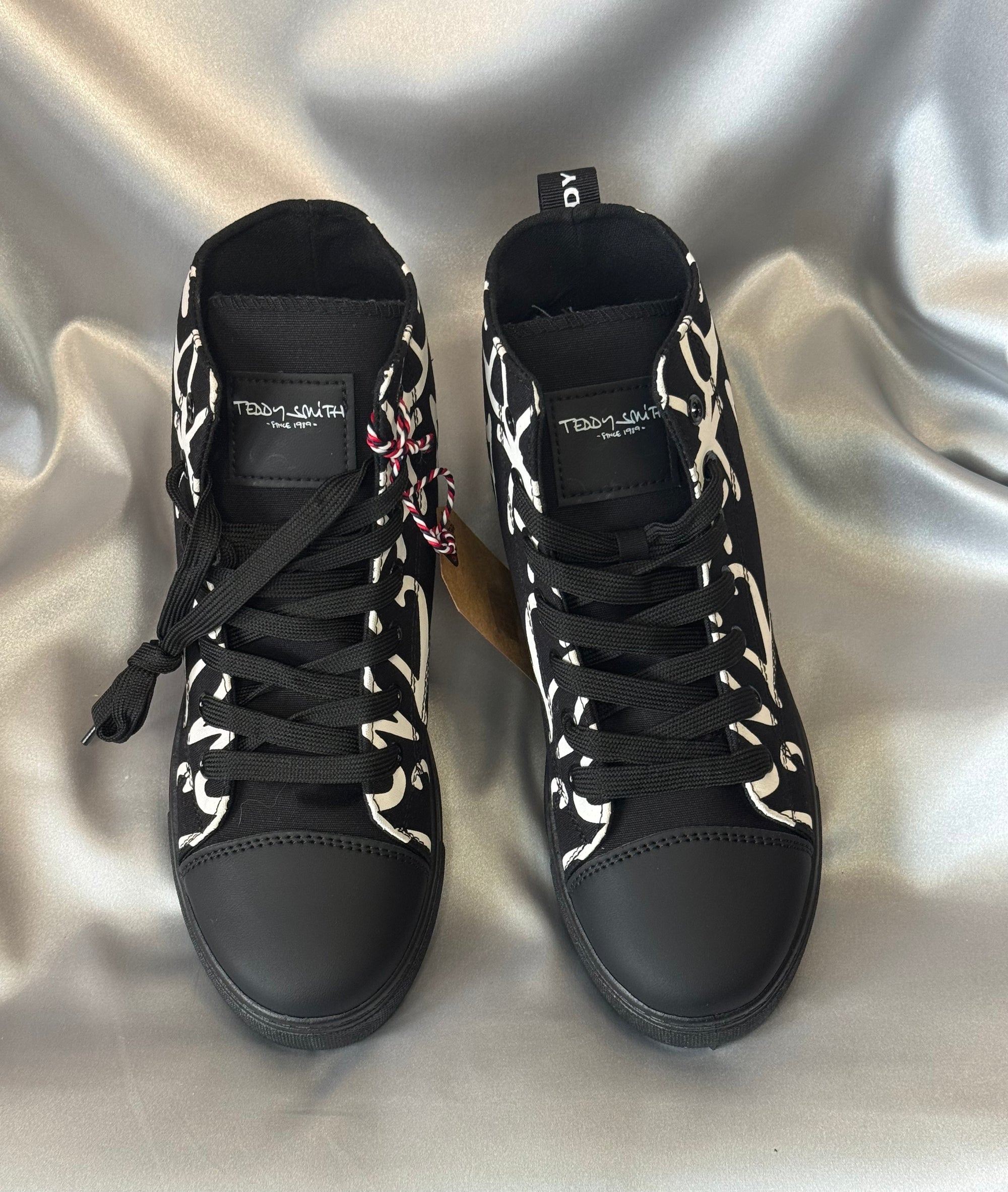 Чоловічі черевики Teddy Smith Men Ankle Boots Negro чорні, доповнений білим графічним принтом, європейський бренд.