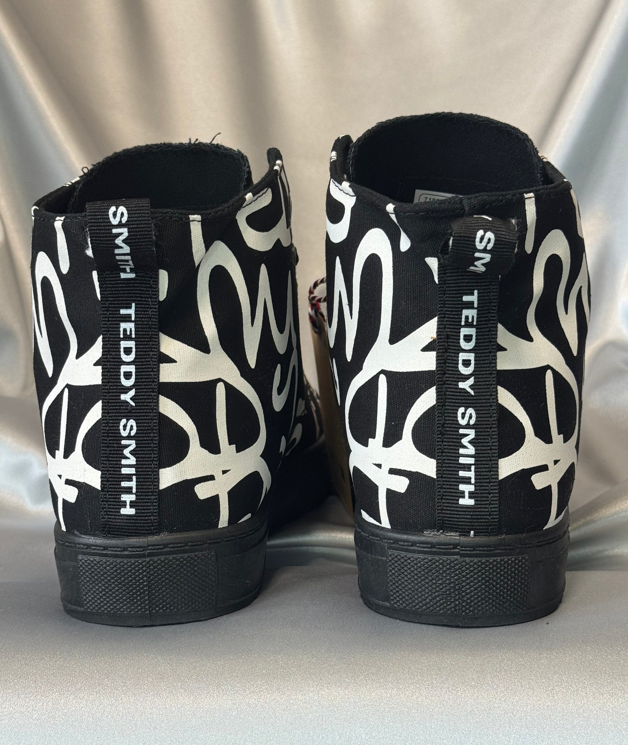 Чоловічі черевики Teddy Smith Men Ankle Boots Negro чорні, доповнений білим графічним принтом, європейський бренд.