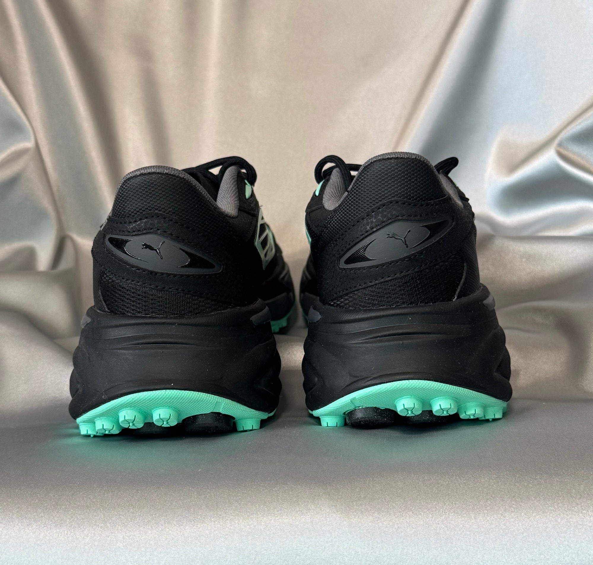 Чоловічі кросівки PUMA Spirex Raceday Black Green чорні із зеленими вставками, європейський бренд.