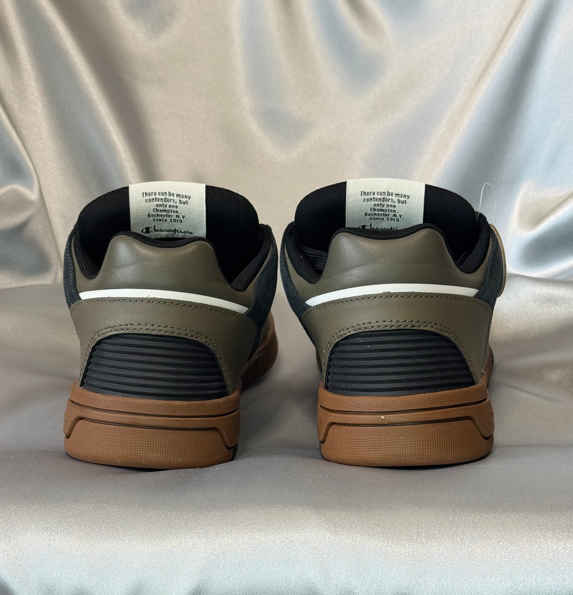 Чоловічі кросівки Champion Z80 SKATE Low Cut Sh хакі з чорними вставками, європейський бренд.