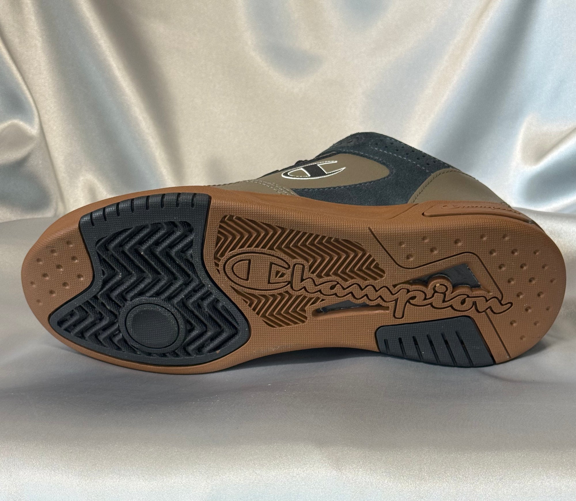 Чоловічі кросівки Champion Z80 SKATE Low Cut Sh хакі з чорними вставками, європейський бренд.