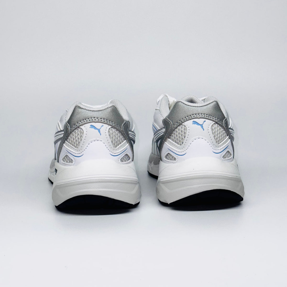 Чоловічі кросівки PUMA Teveris NITRO Noughties, вигляд ззаду на масивну підошву з написом Nitro.