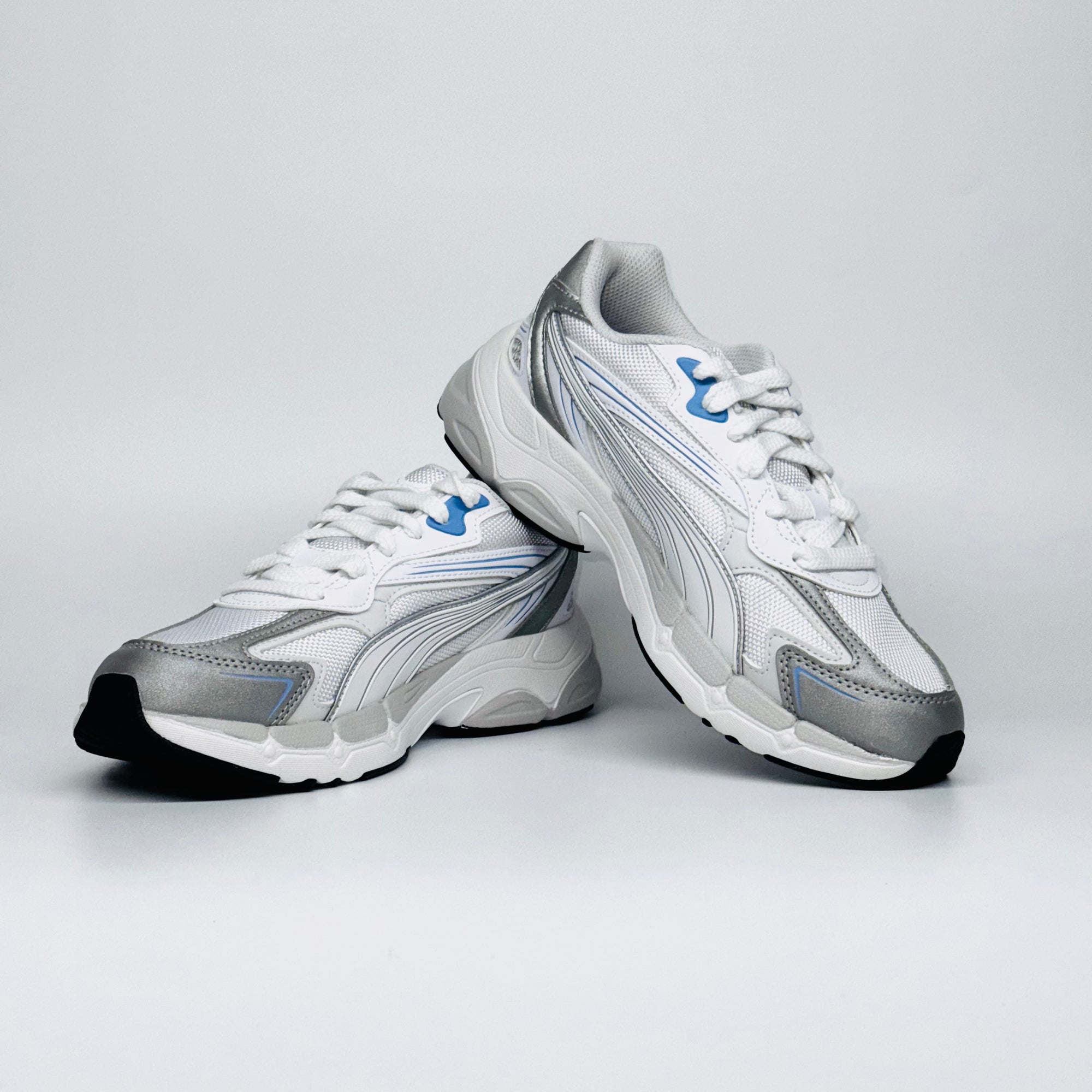 Чоловічі кросівки PUMA Teveris NITRO Noughties, ретро-модель нульових років зі сріблястими вставками.